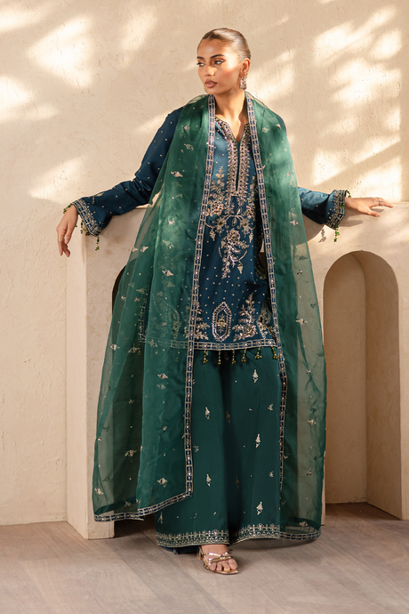 Noore by Emaan Adeel Premium Collection