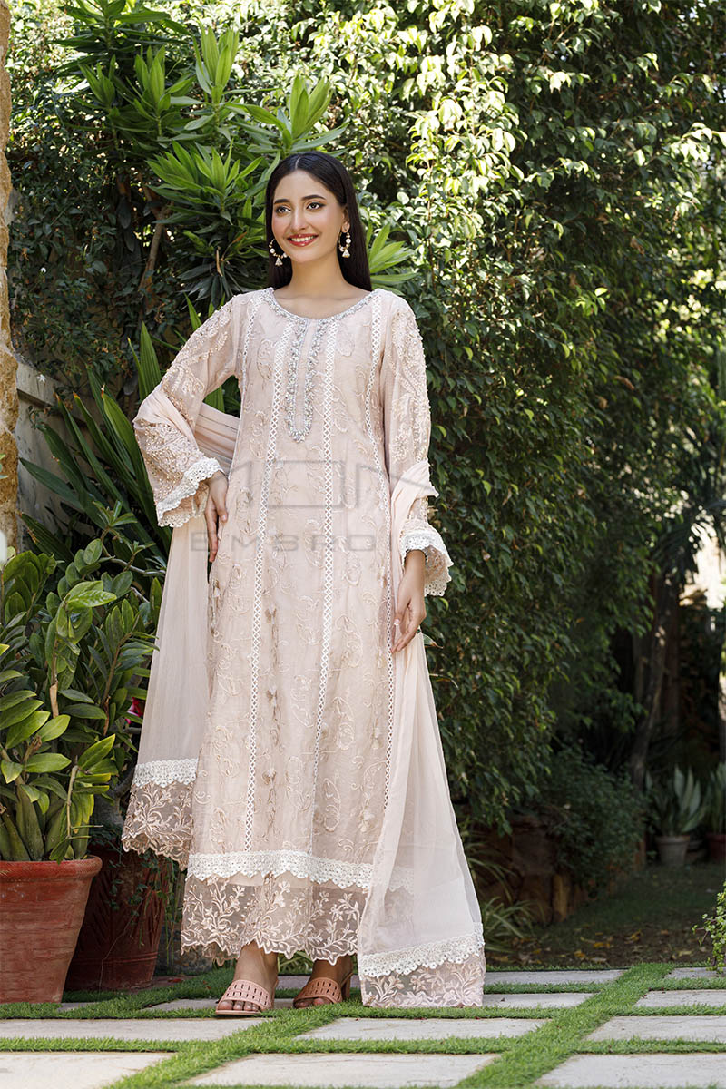 Pearl Symphony by Mona Embroidery Luxury Collection