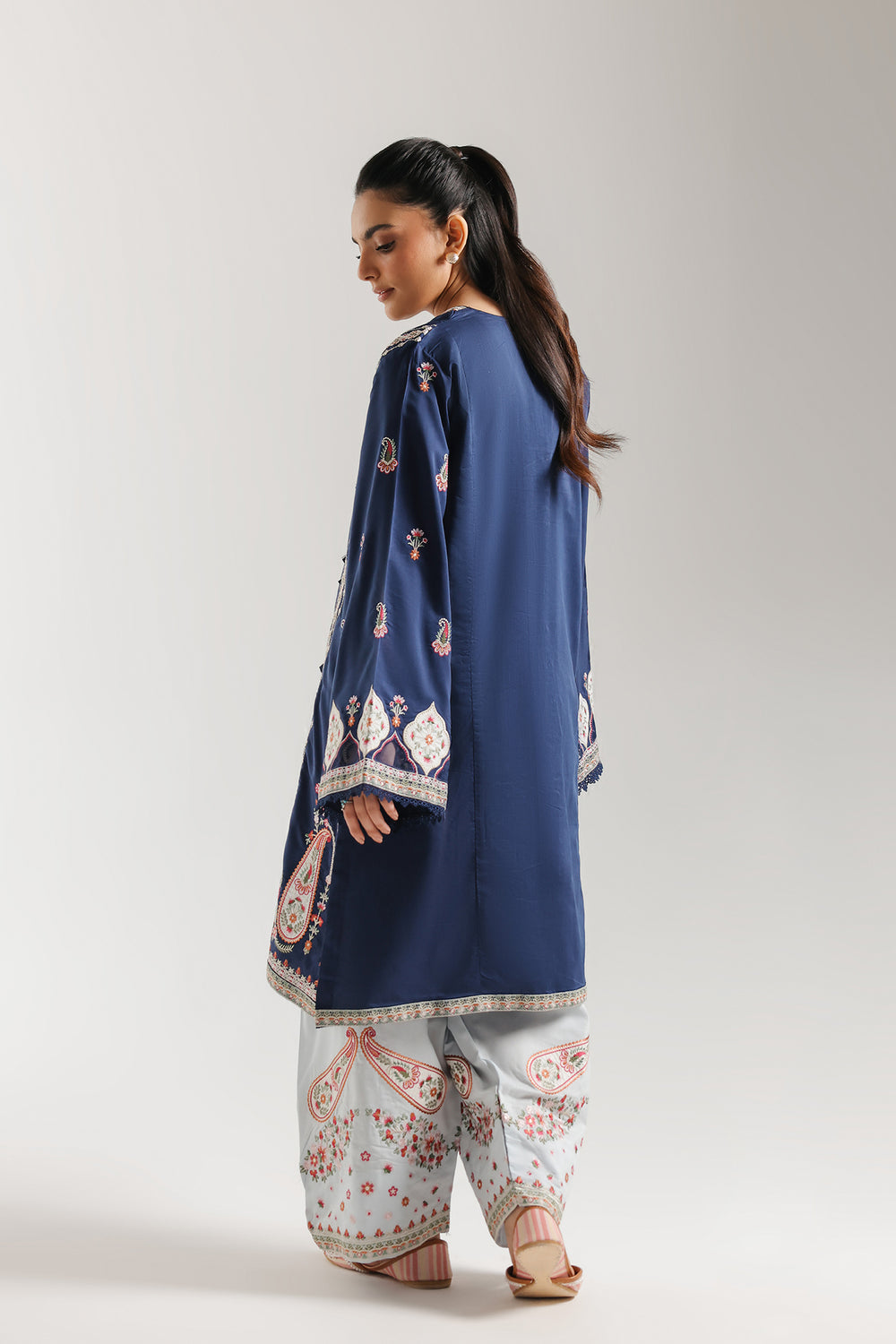 Ethnic Embroidered 2pc Suit