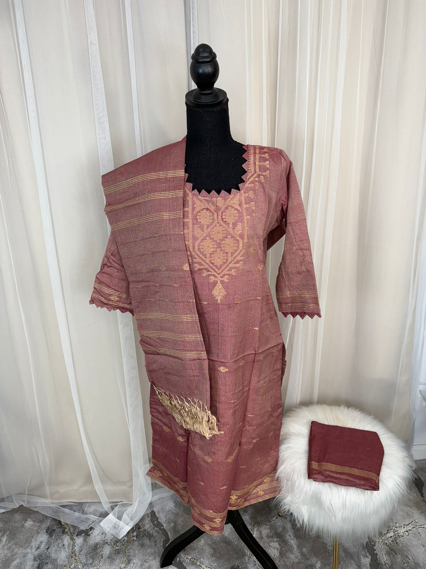 Bangladeshi Jamdani salwar kamiz