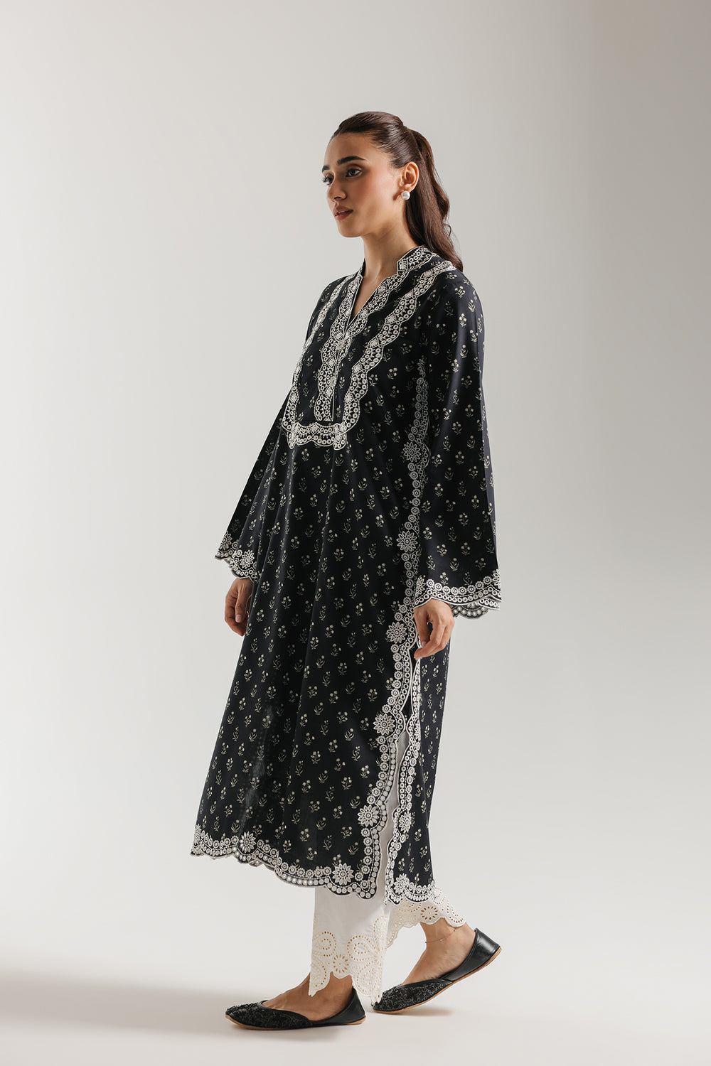 Ethnic Embroidered 2pc Suit