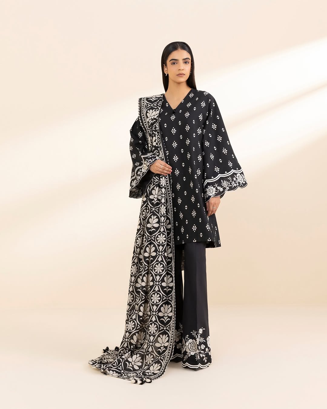 Sapphire Embroidered 2Pc Suit