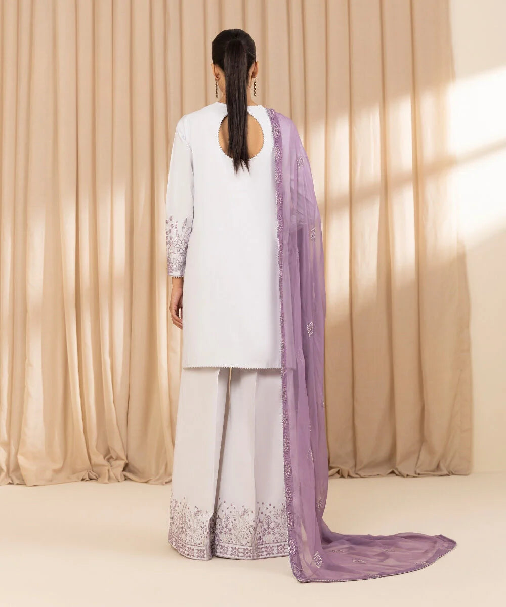 Sapphire 3Pc Embroidered Lawn Suit