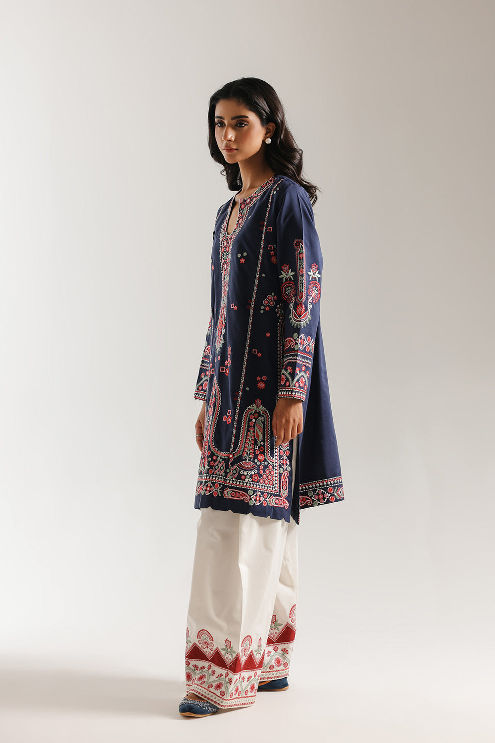 Ethnic Embroidered 2pc Suit
