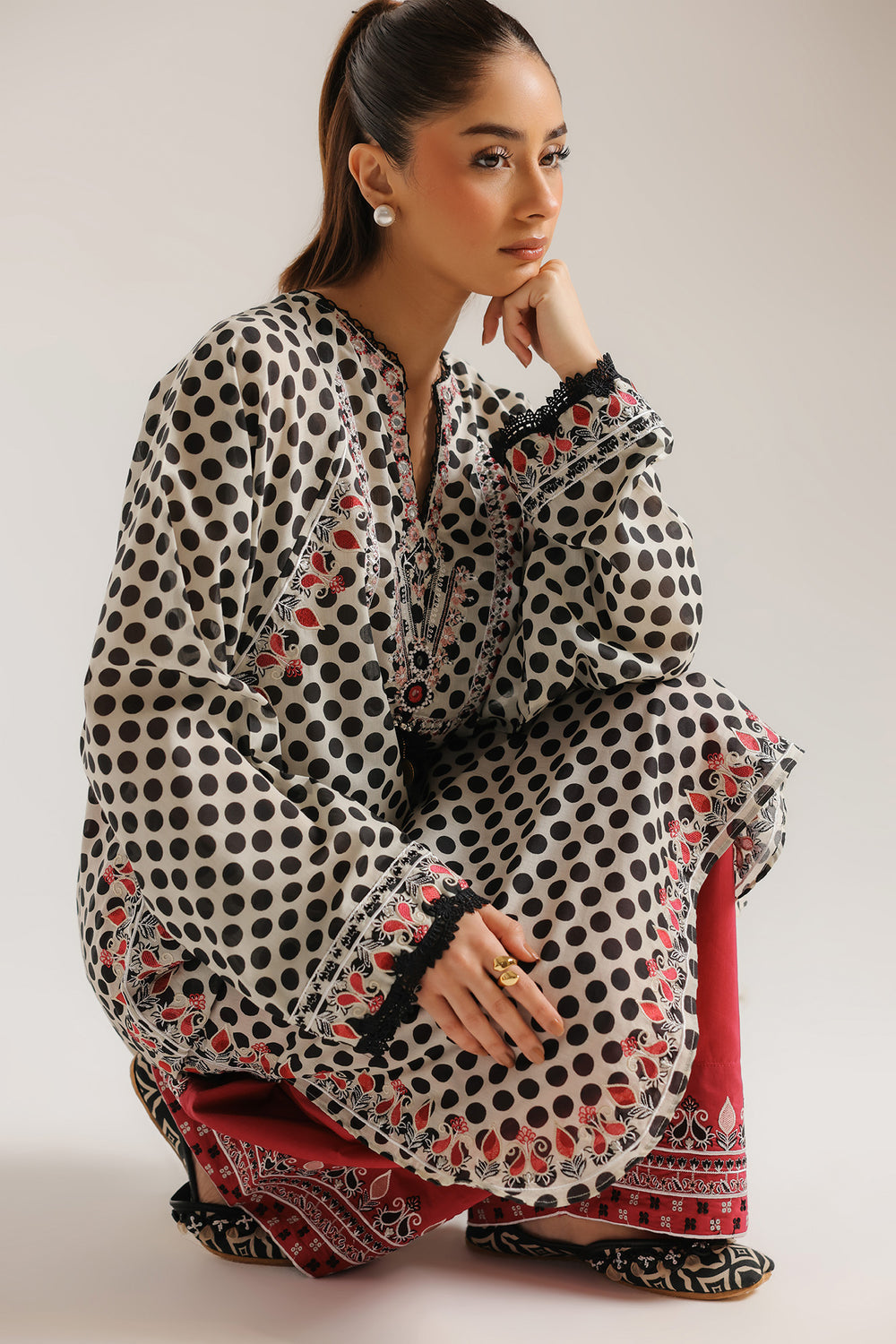 Ethnic Embroidered 2pc Suit