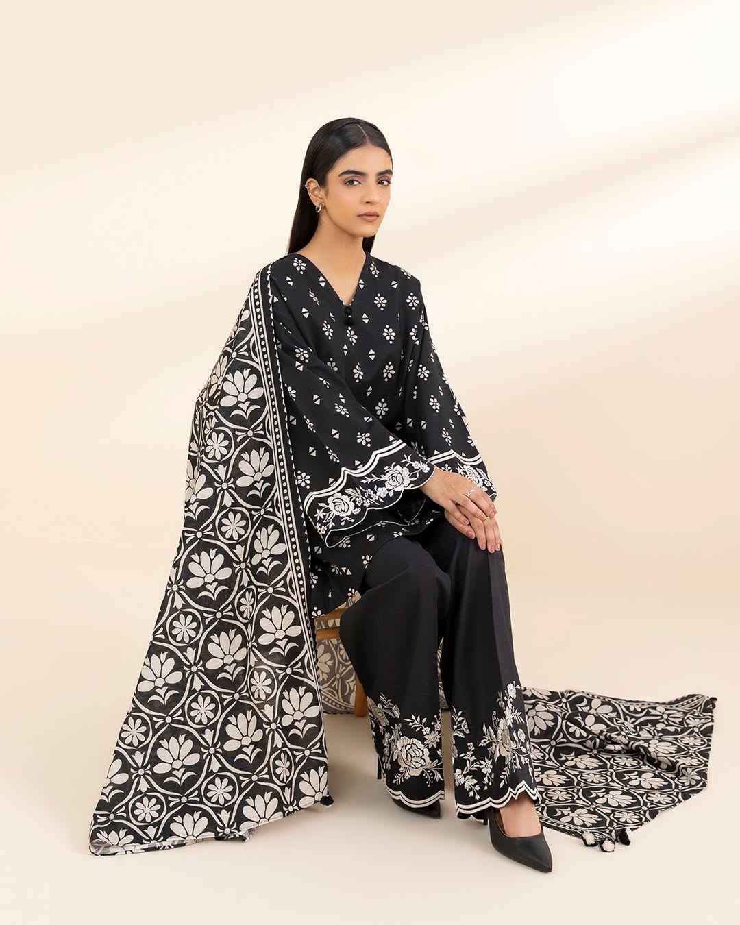 Sapphire Embroidered 2Pc Suit