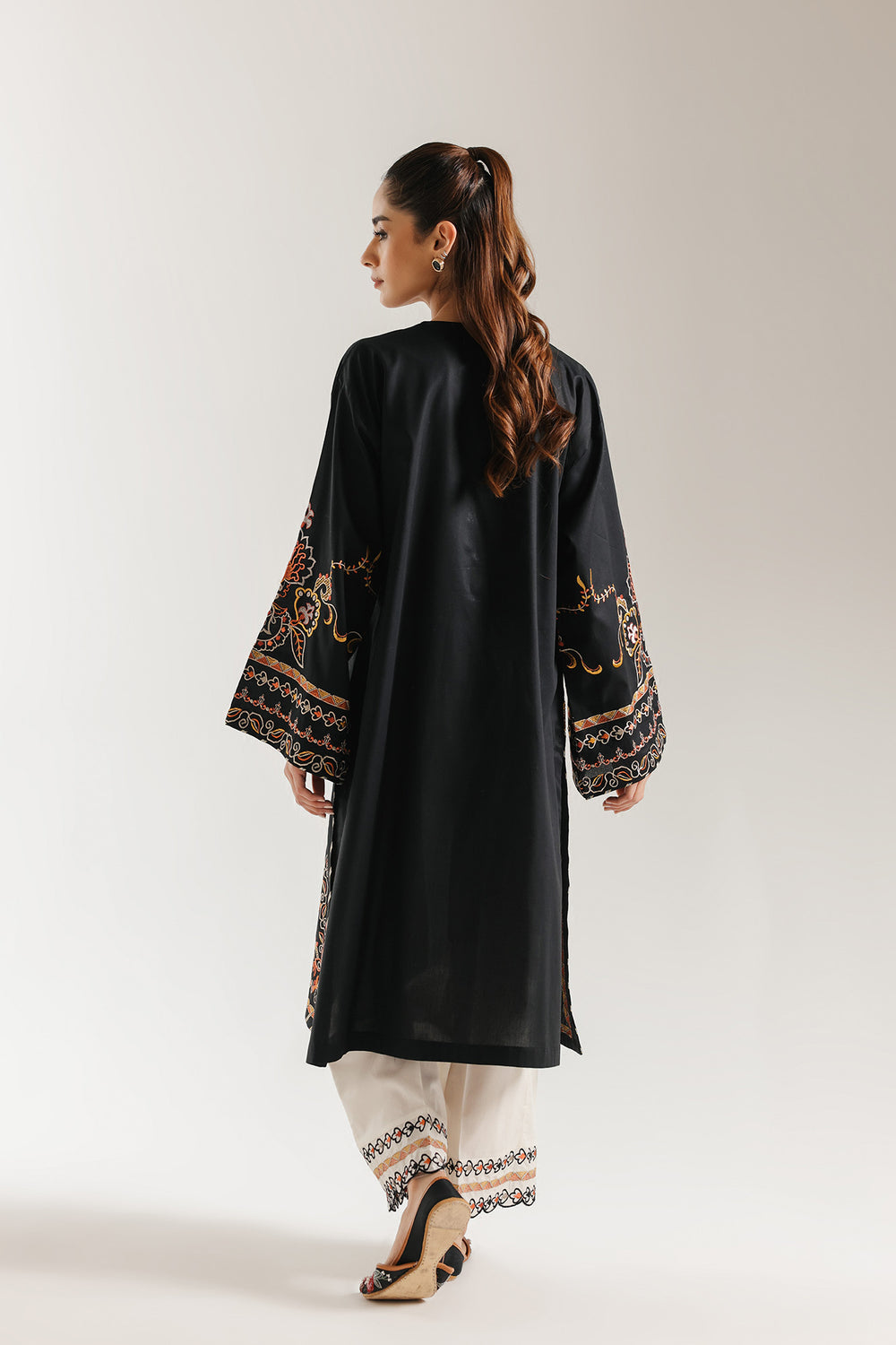 Ethnic Embroidered 2pc Suit