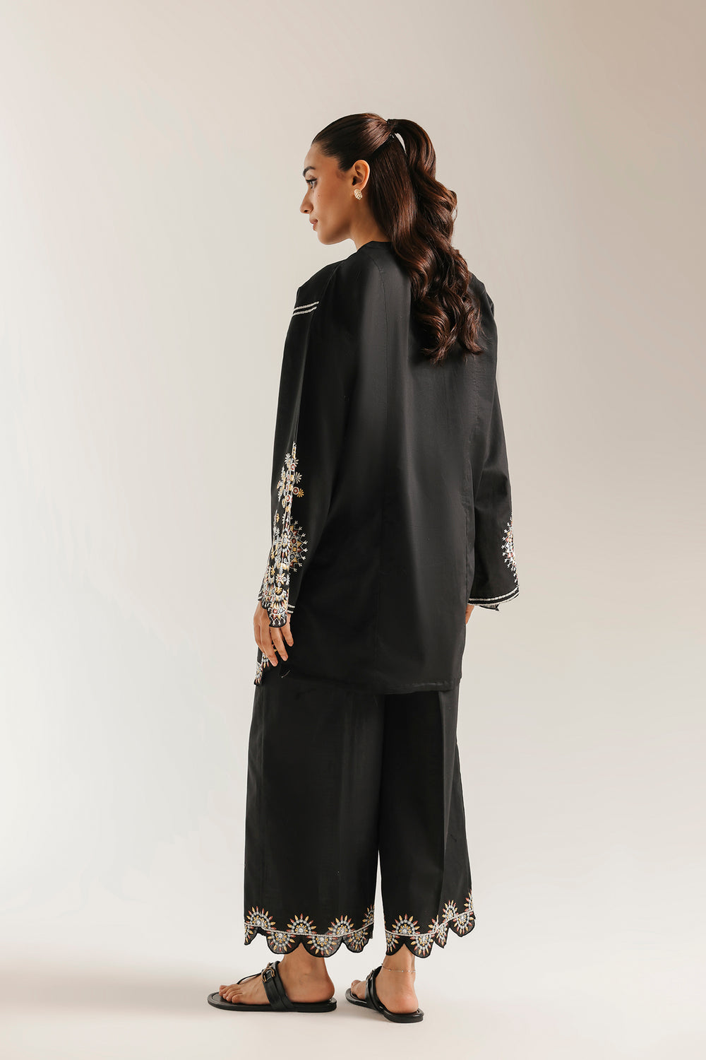 Ethnic Embroidered 2pc Suit