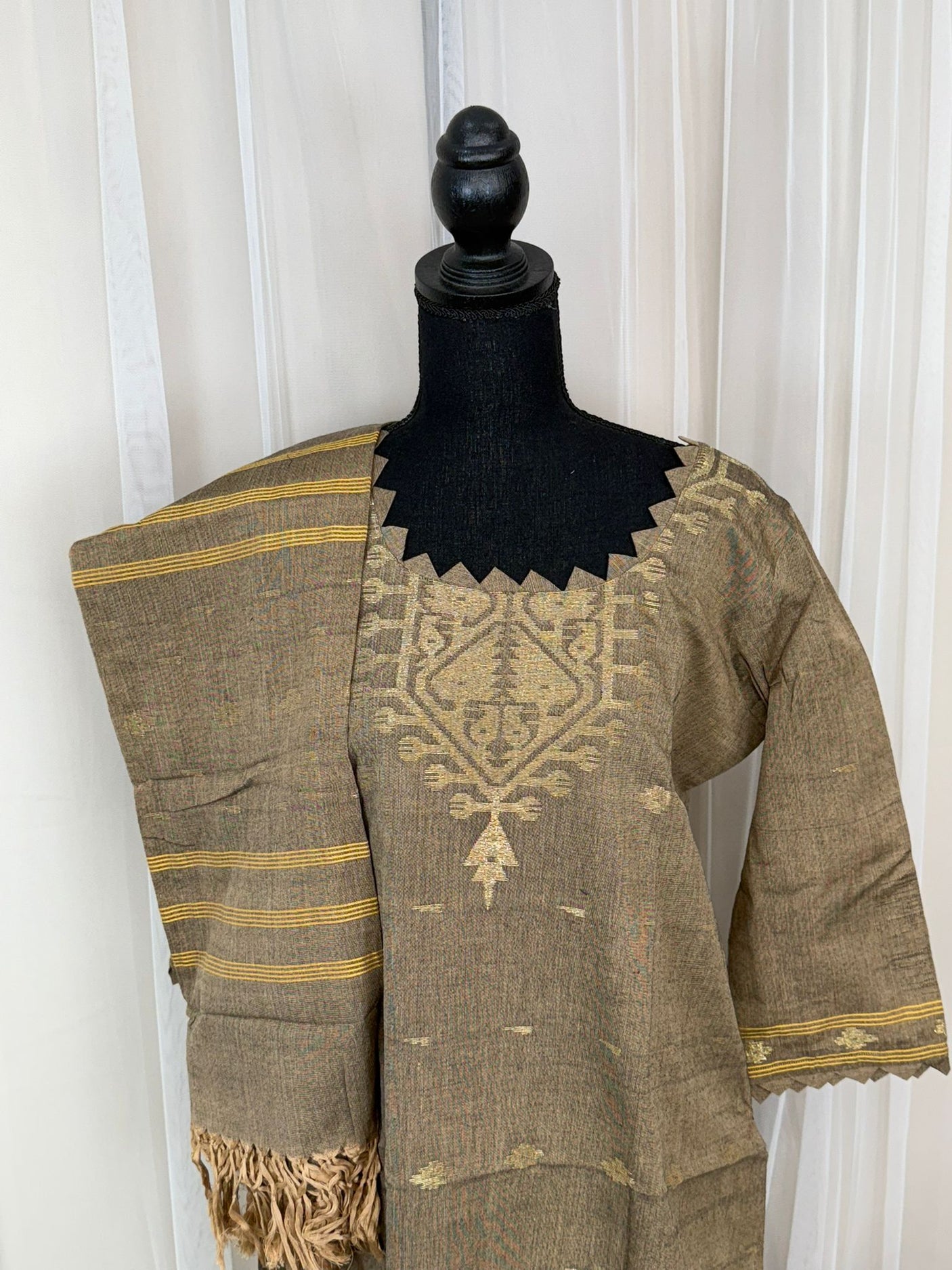 Bangladeshi Jamdani salwar kamiz