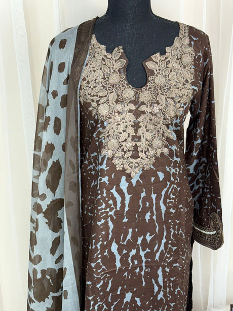 Luxury Embroidered Lawn Ready To Ship