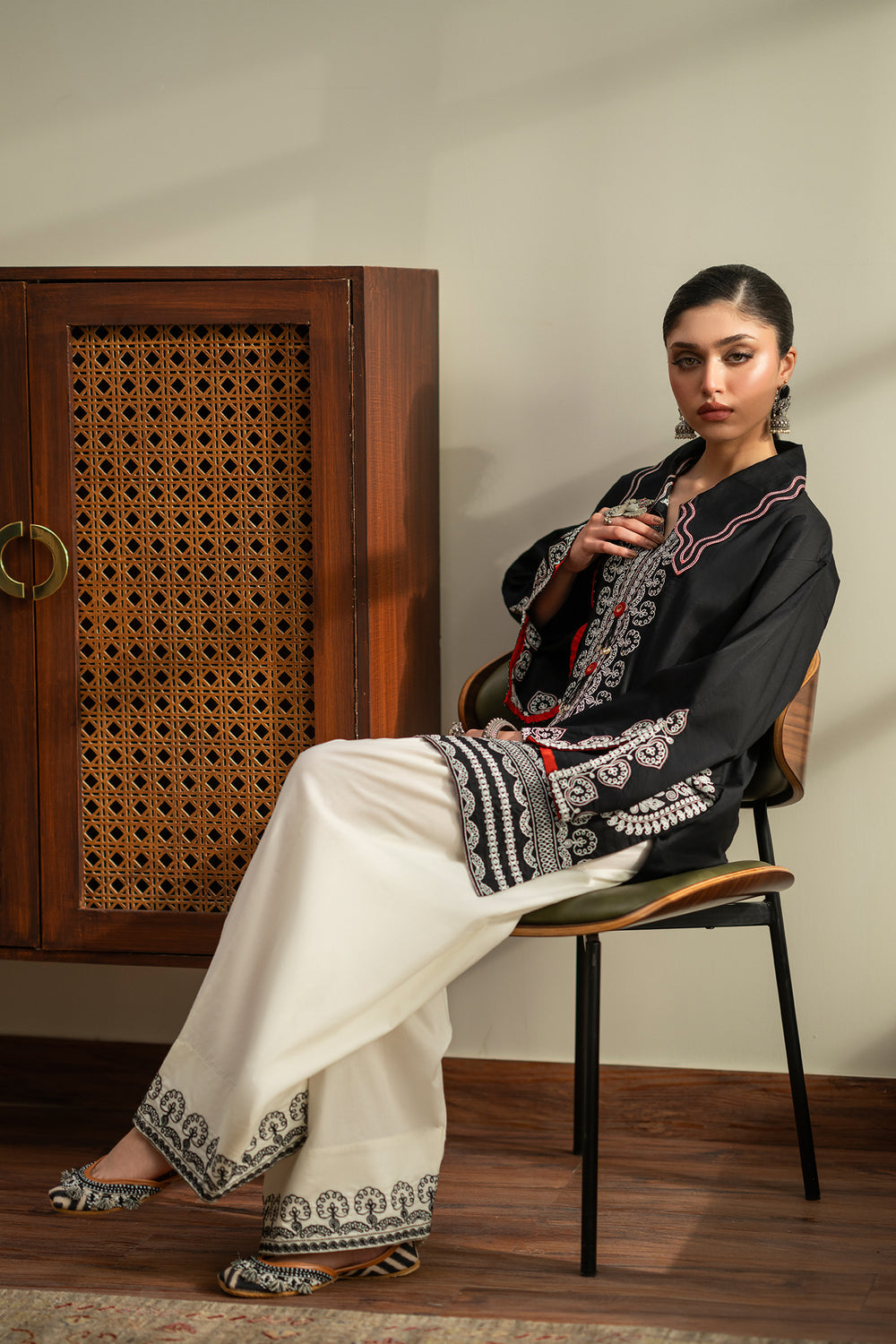 Ethnic Embroidered 2pc Suit