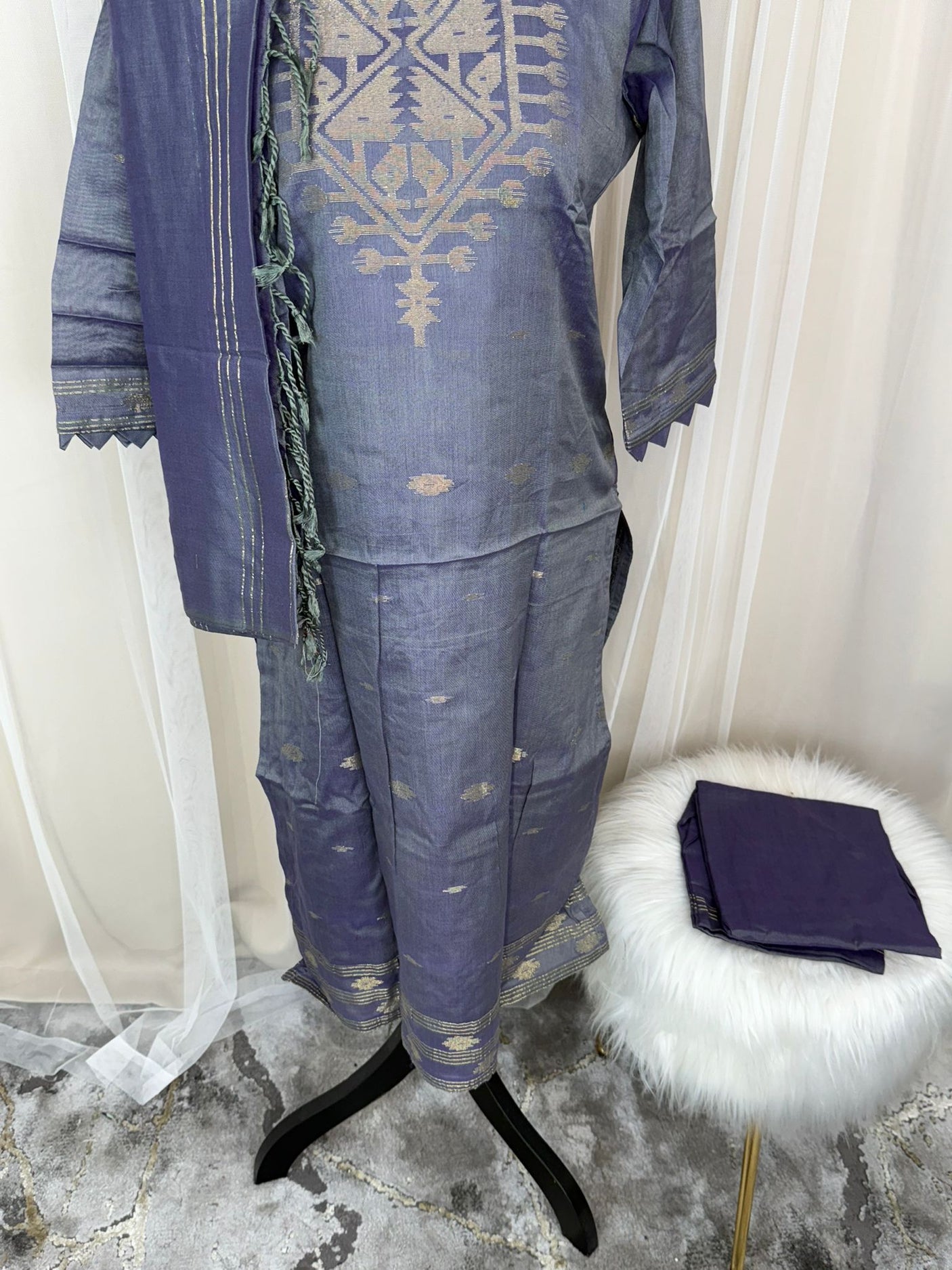 Bangladeshi Jamdani salwar kamiz