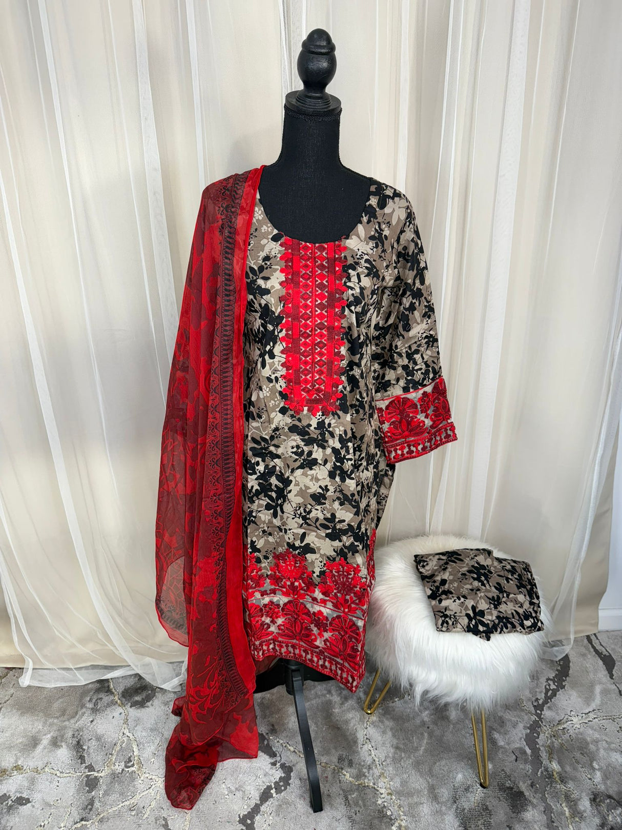 Luxury Embroidered Lawn Ready To Ship