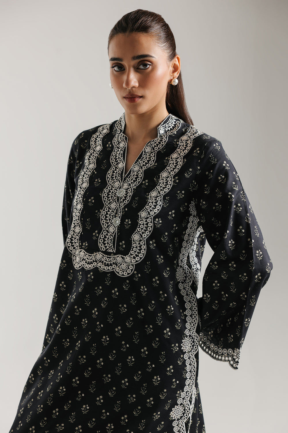 Ethnic Embroidered 2pc Suit