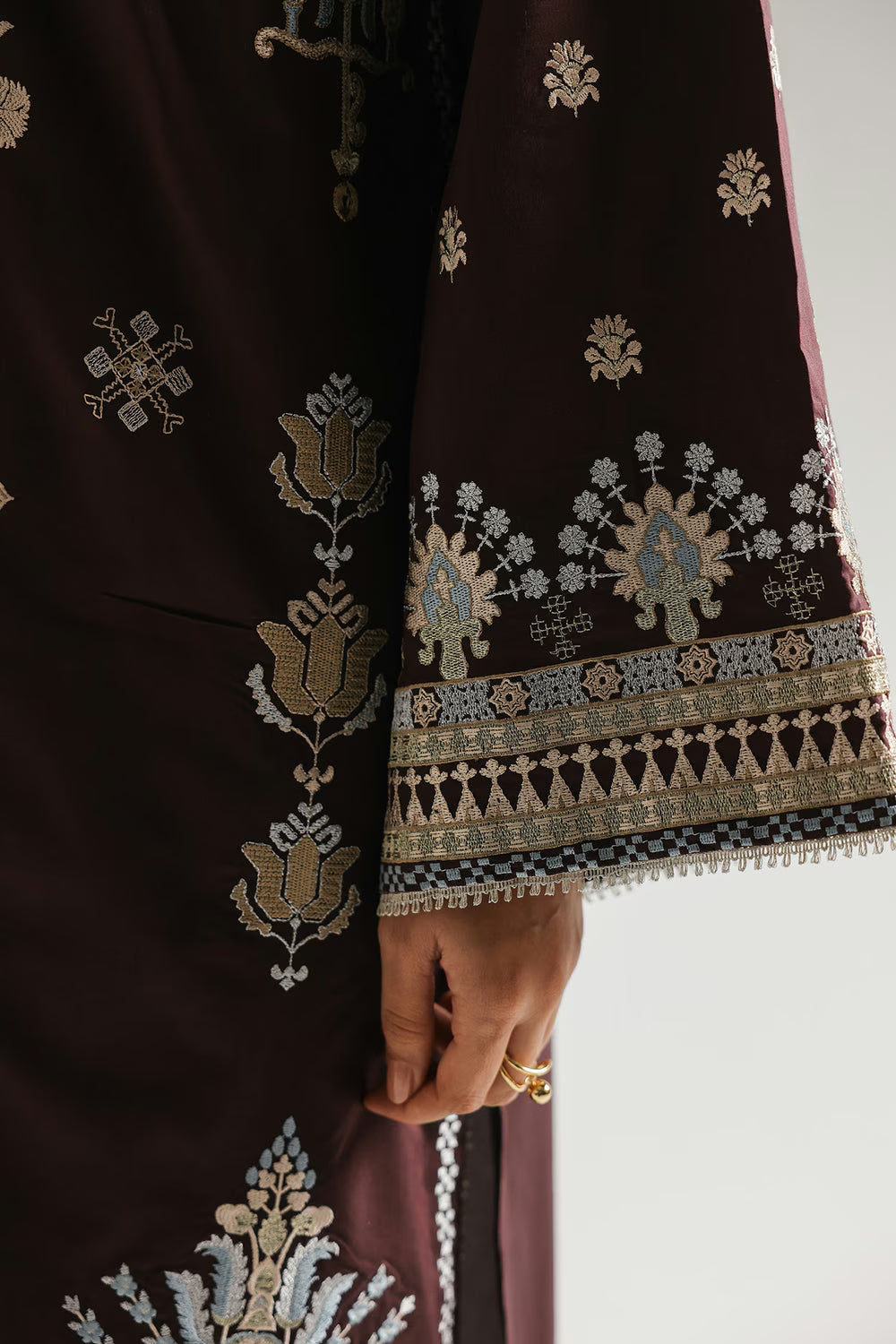 Embroidered 2 Piece Suit By Ethnic Coffee - Close-up