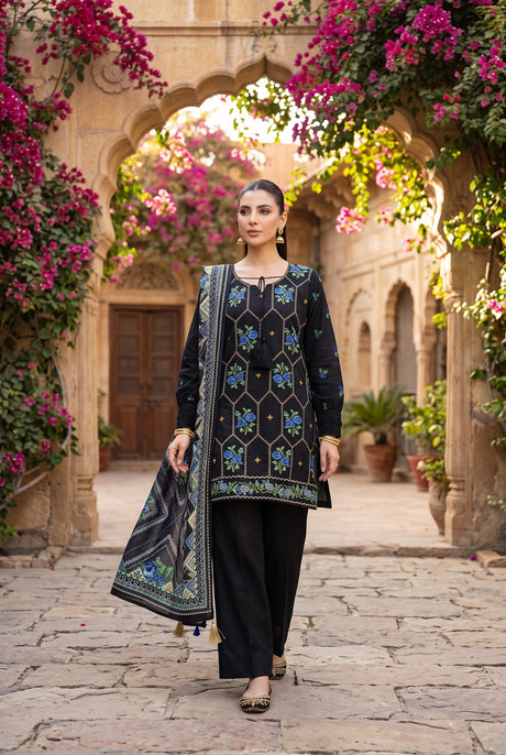 Sapphire Luxe Embroidered Raw Silk Suit Black - Front