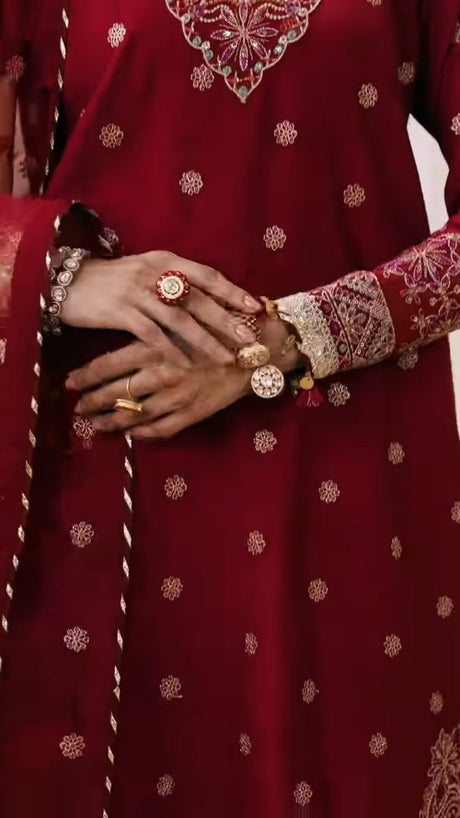 Sapphire Luxe Embroidered Raw Silk Suit Maroon - Detail