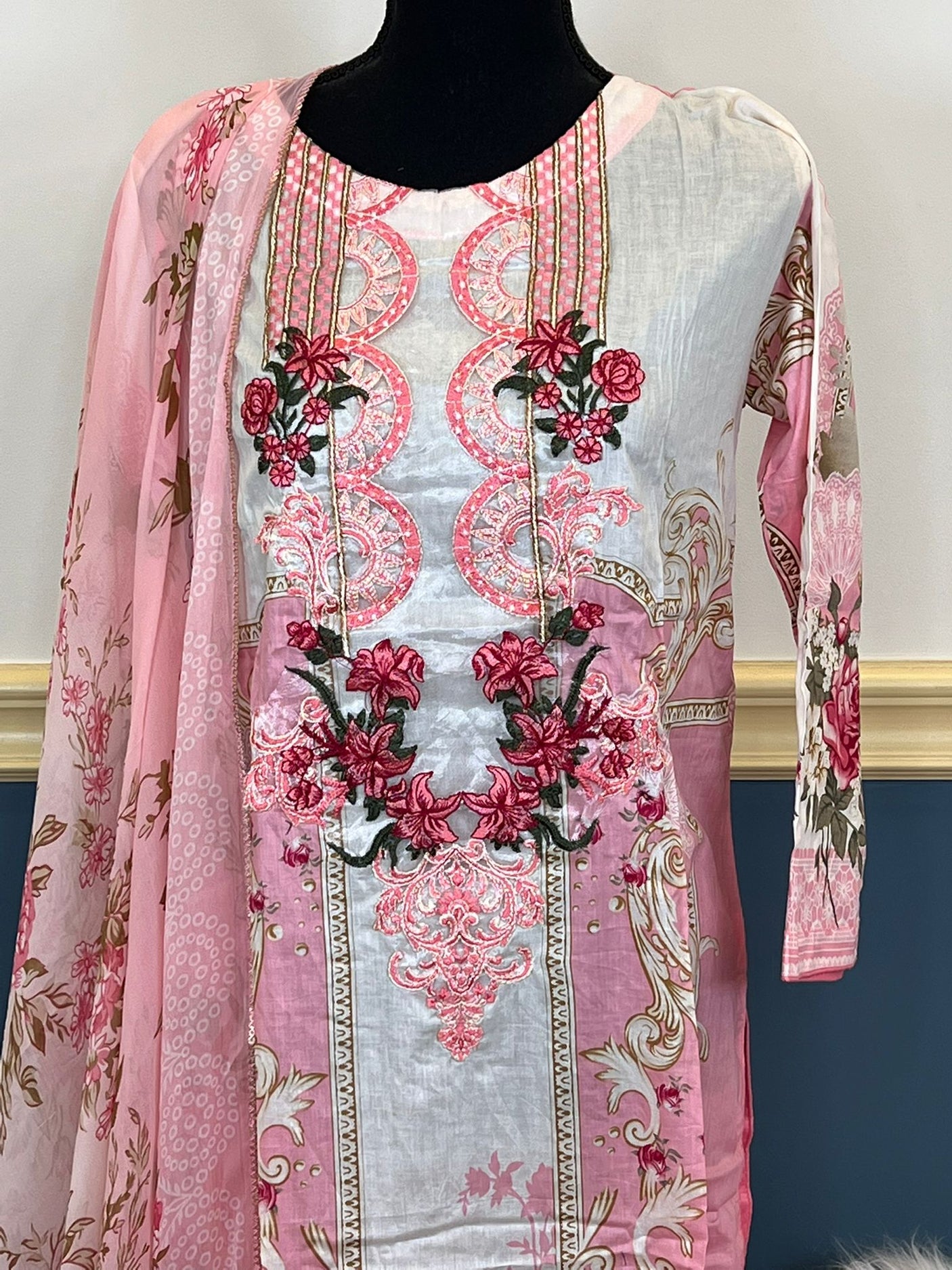 Pakistani Stitched Embroidered lawn Salwar kameez ready to ship