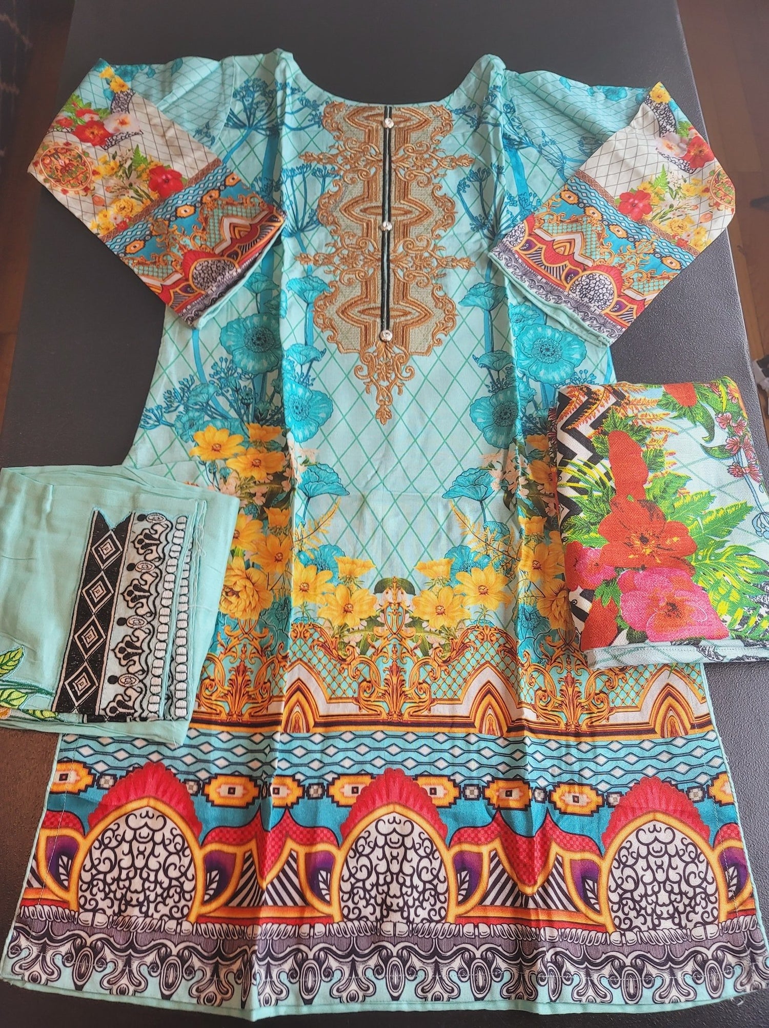 Pakistani linen Embroidered Salwar kameez Ready To Ship