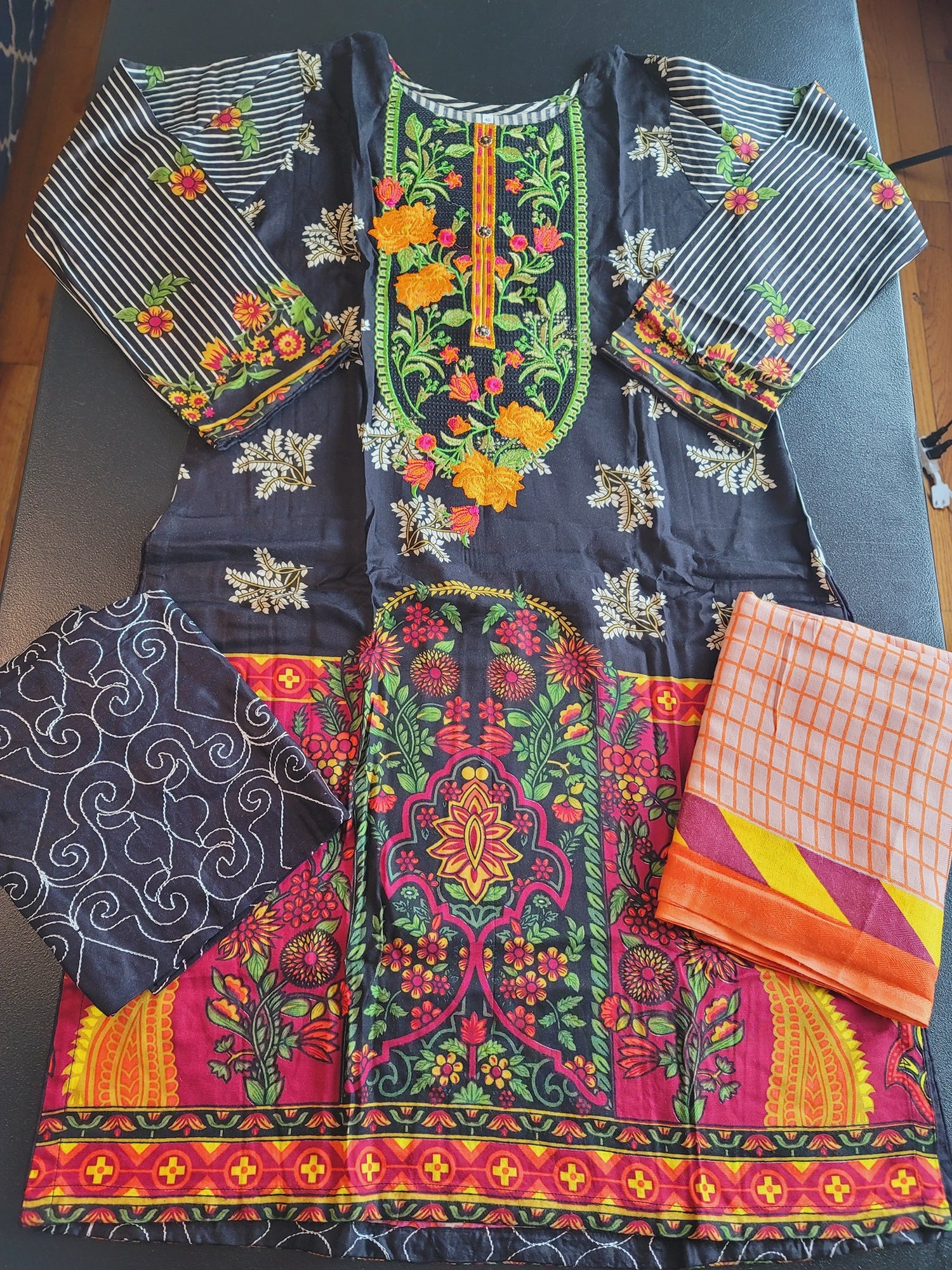 Pakistani linen Embroidered Salwar kameez Ready To Ship