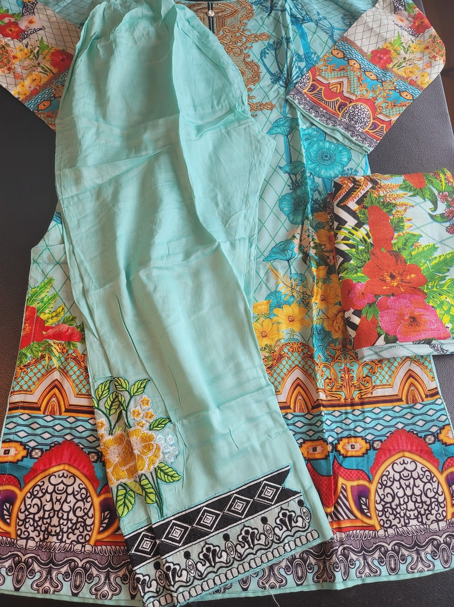 Pakistani linen Embroidered Salwar kameez Ready To Ship