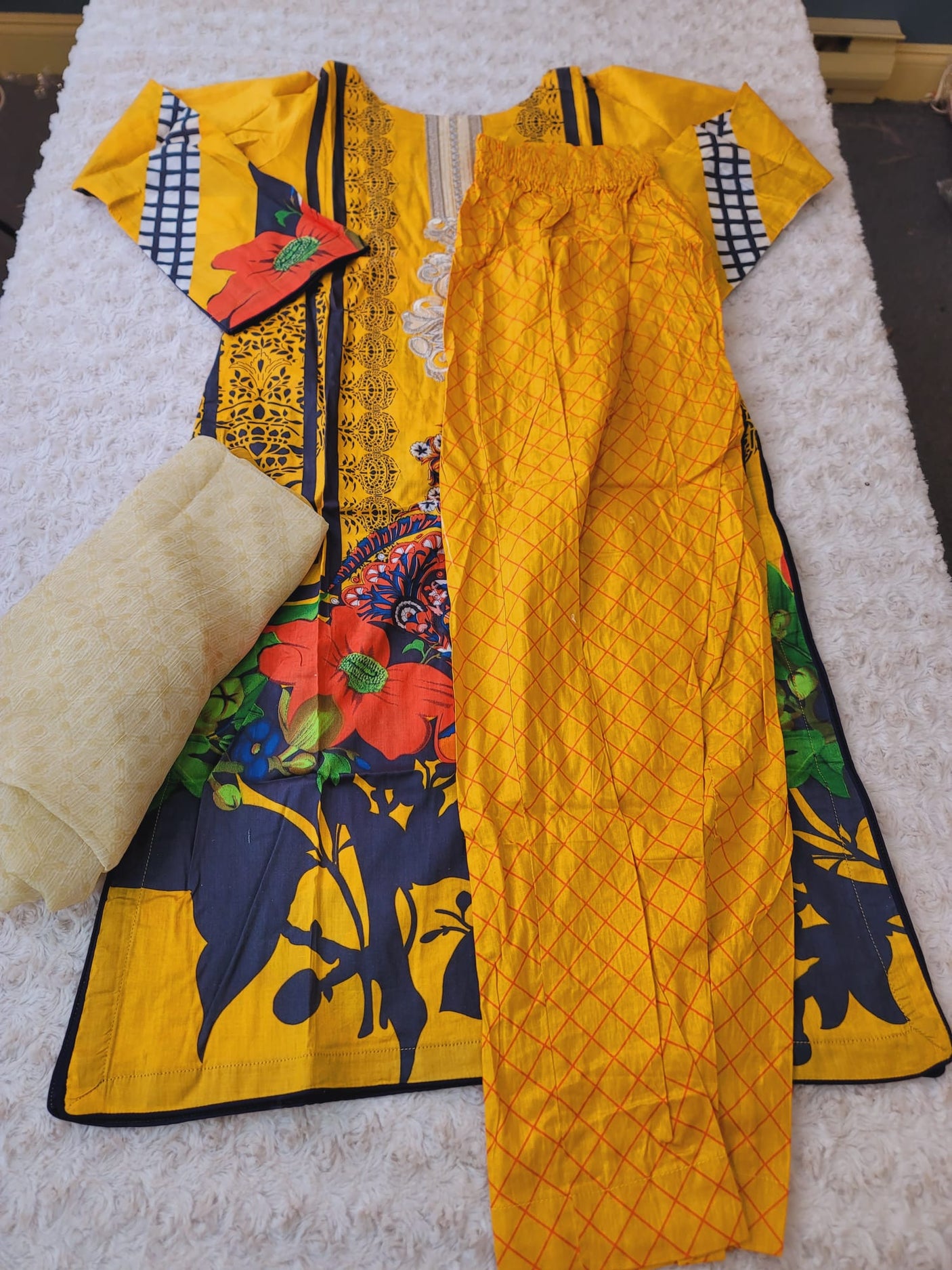 Pakistani Stitched lawn Embroidered Salwar kameez ready to ship