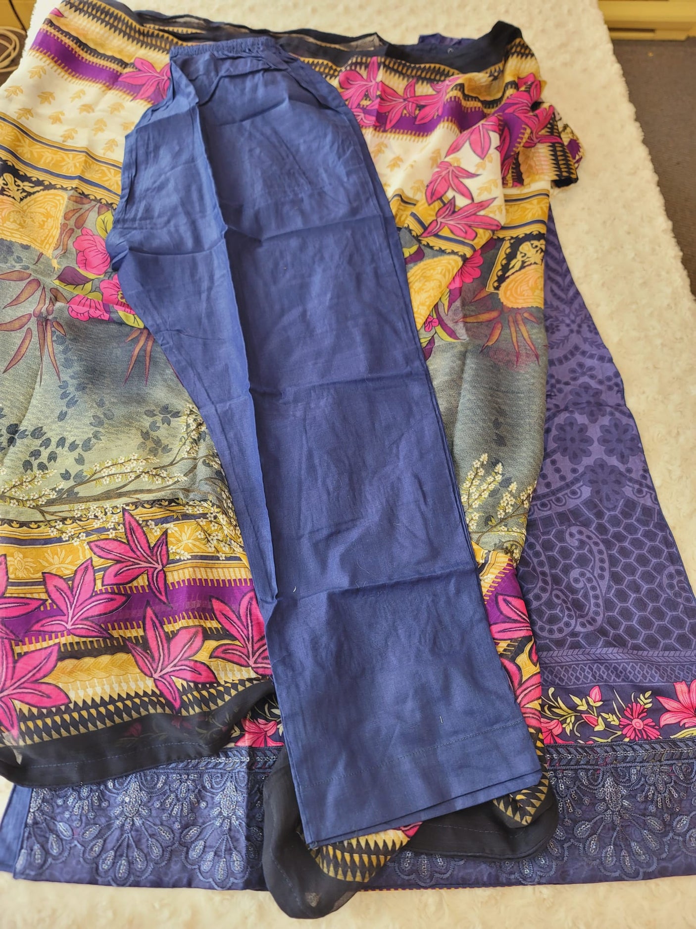 Pakistani Stitched lawn Embroidered Salwar kameez ready to ship