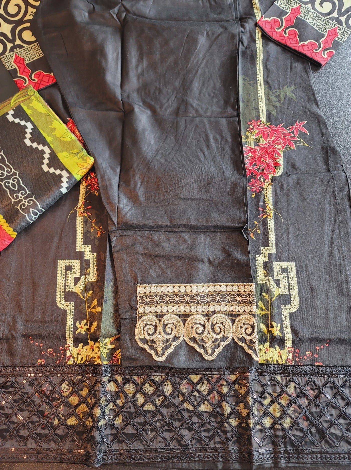 Pakistani Linen Embroidered Salwar kameez Ready To Ship