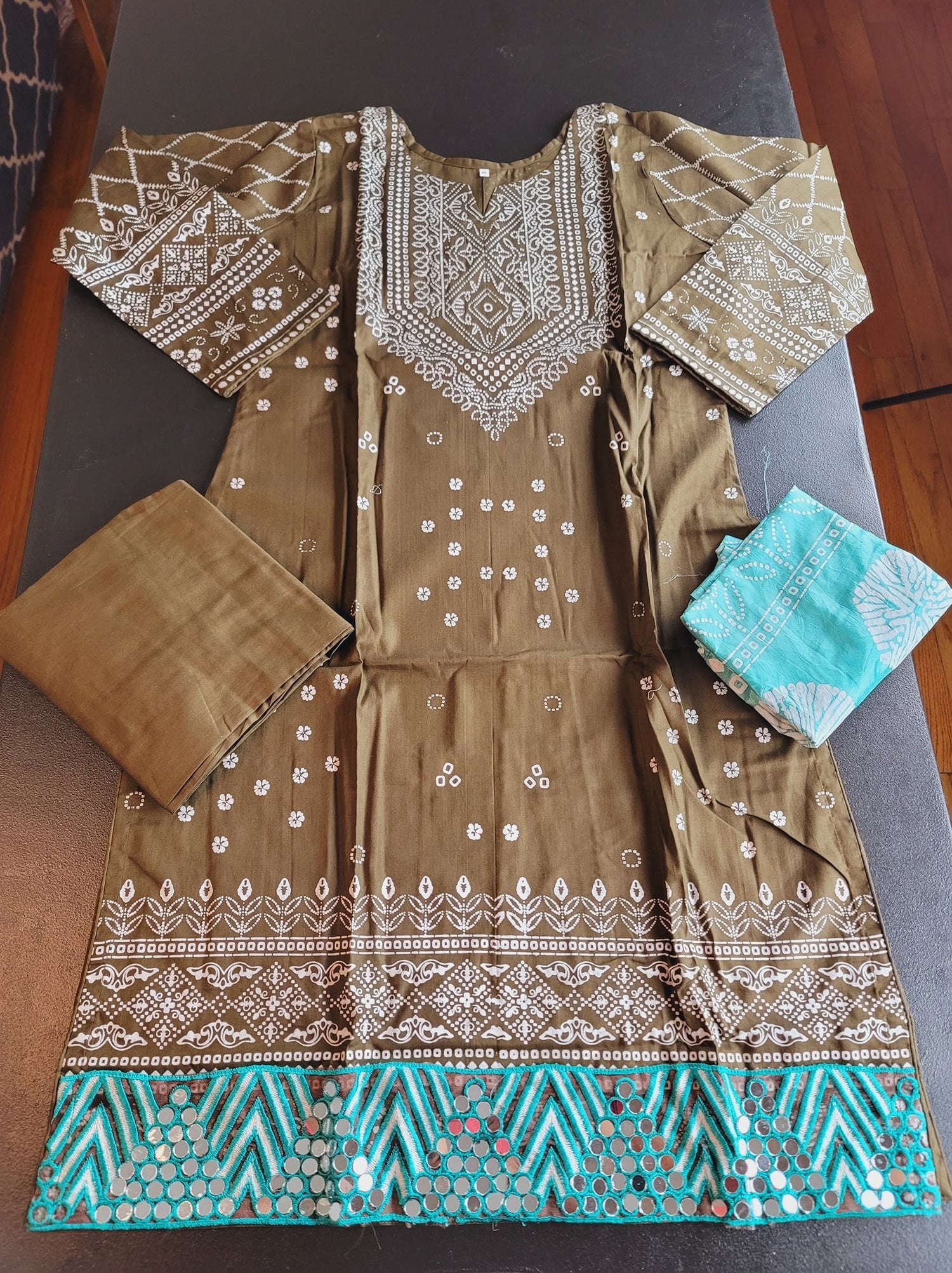 Pakistani Lawn Embroidered Salwar kameez Ready To Ship