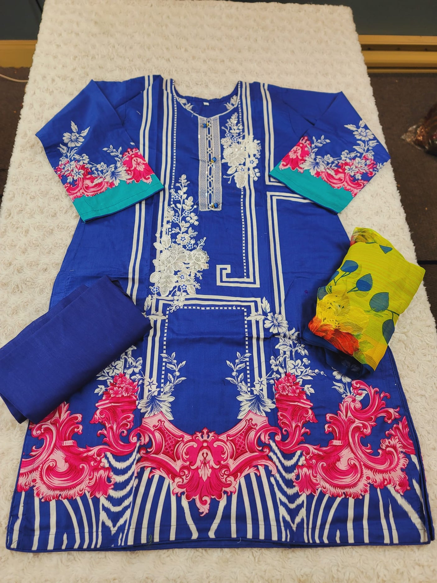 Pakistani Stitched Printed Lawn Salwar kameez ready to ship