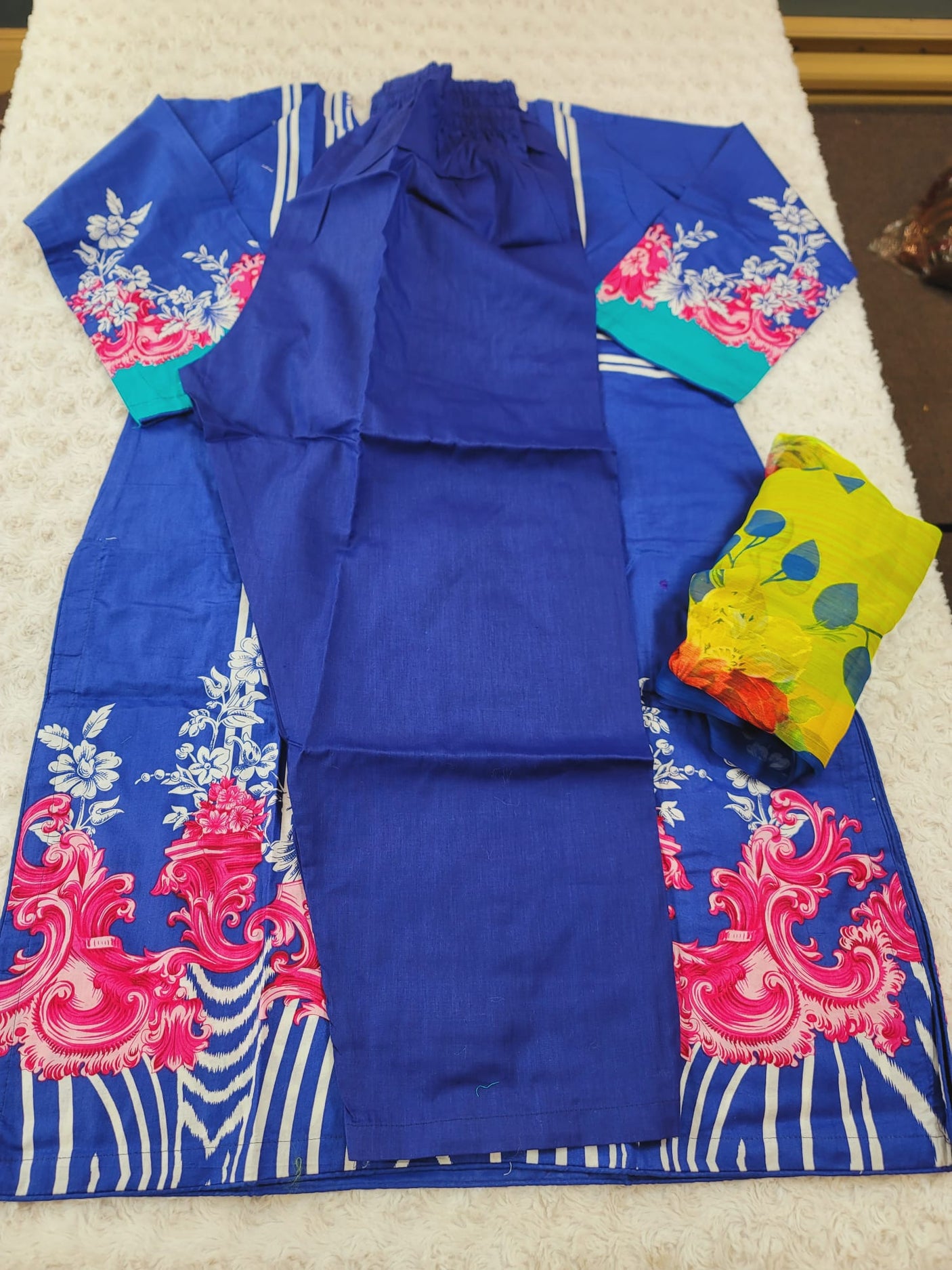 Pakistani Stitched Printed Lawn Salwar kameez ready to ship