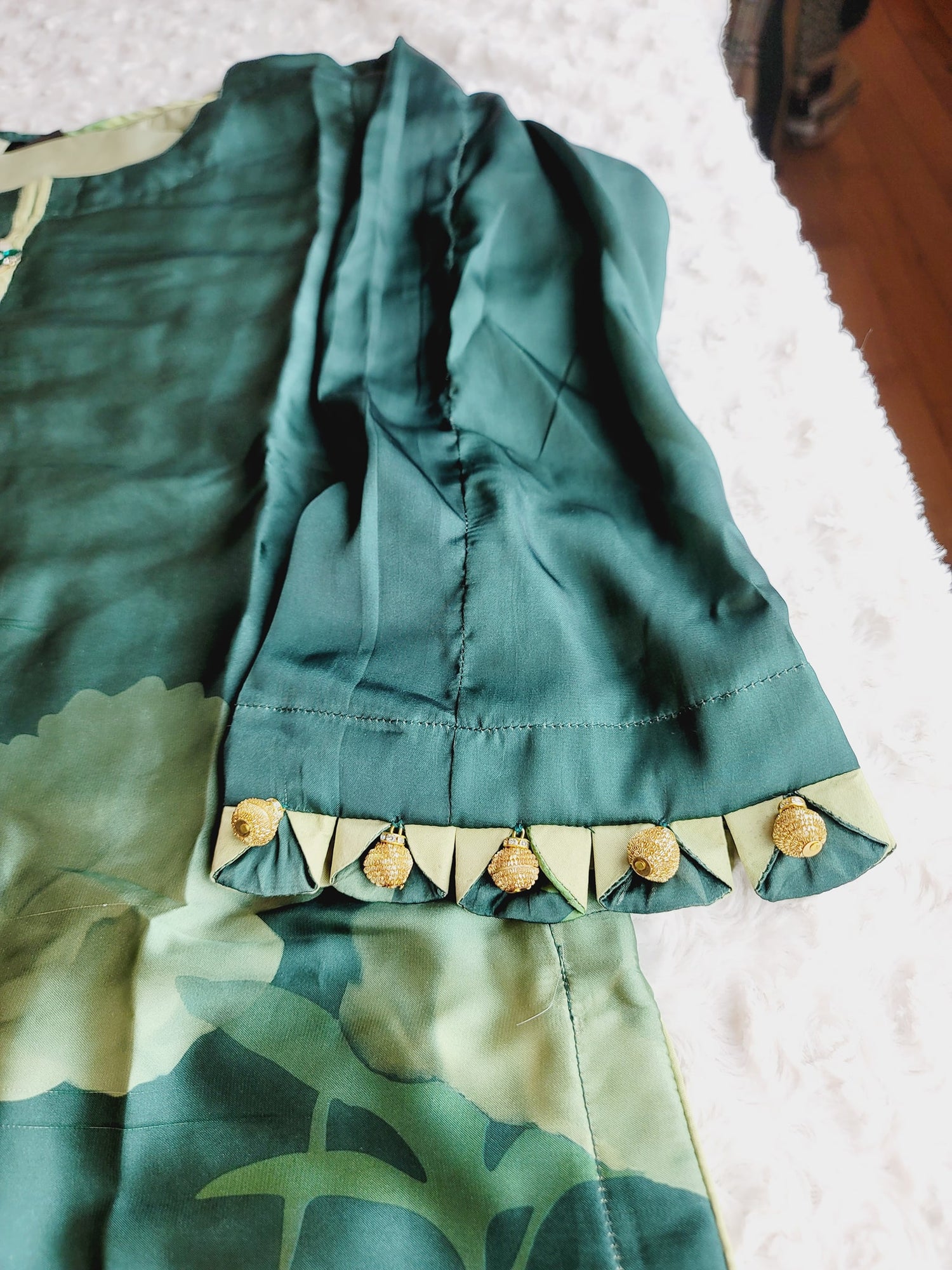 Falgun and valentine special. Super soft pakistani silk kurti