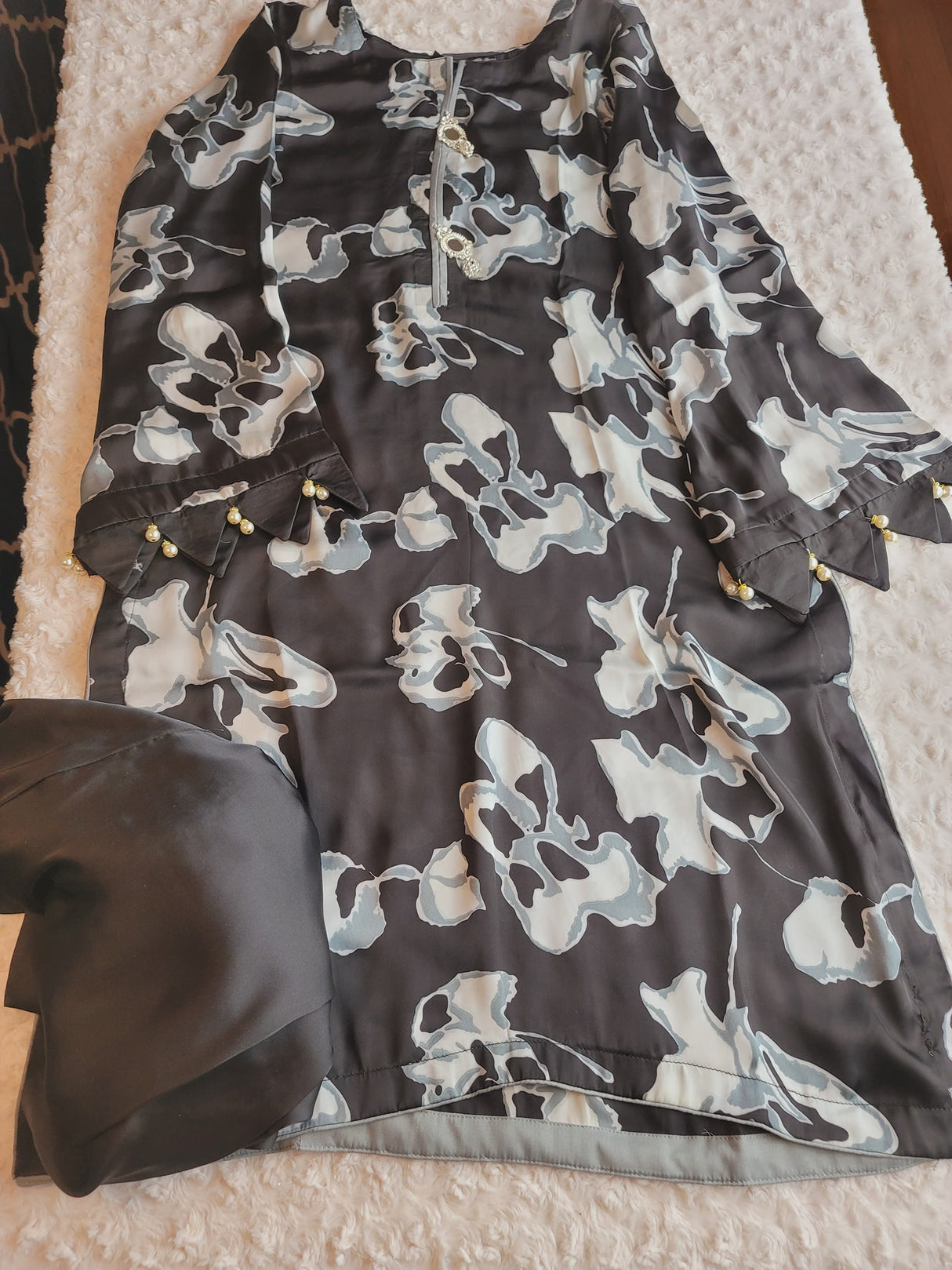 Falgun and valentine special. Super soft pakistani silk kurti