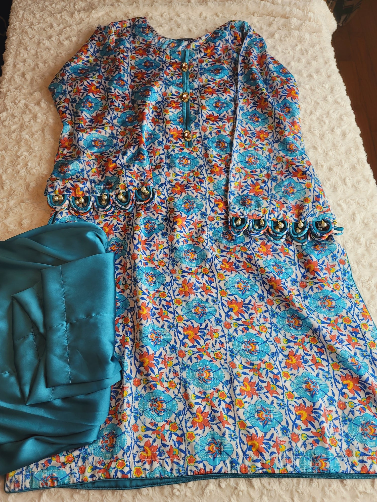 Falgun and valentine special. Super soft pakistani silk kurti
