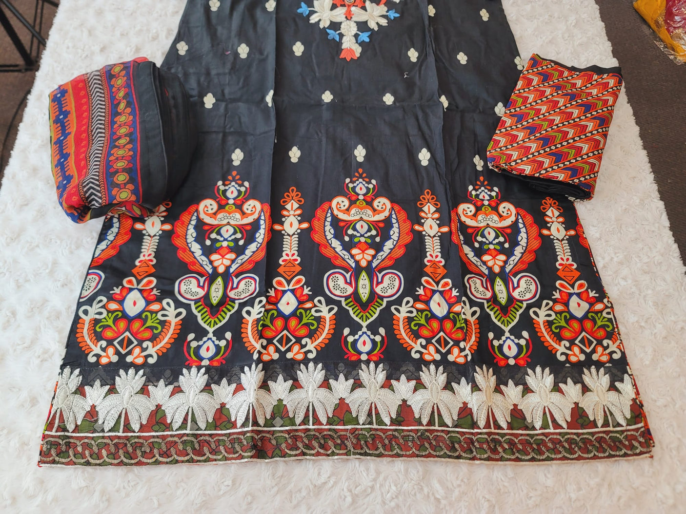 Pakistani Stitched lawn Embroidered Salwar kameez ready to ship