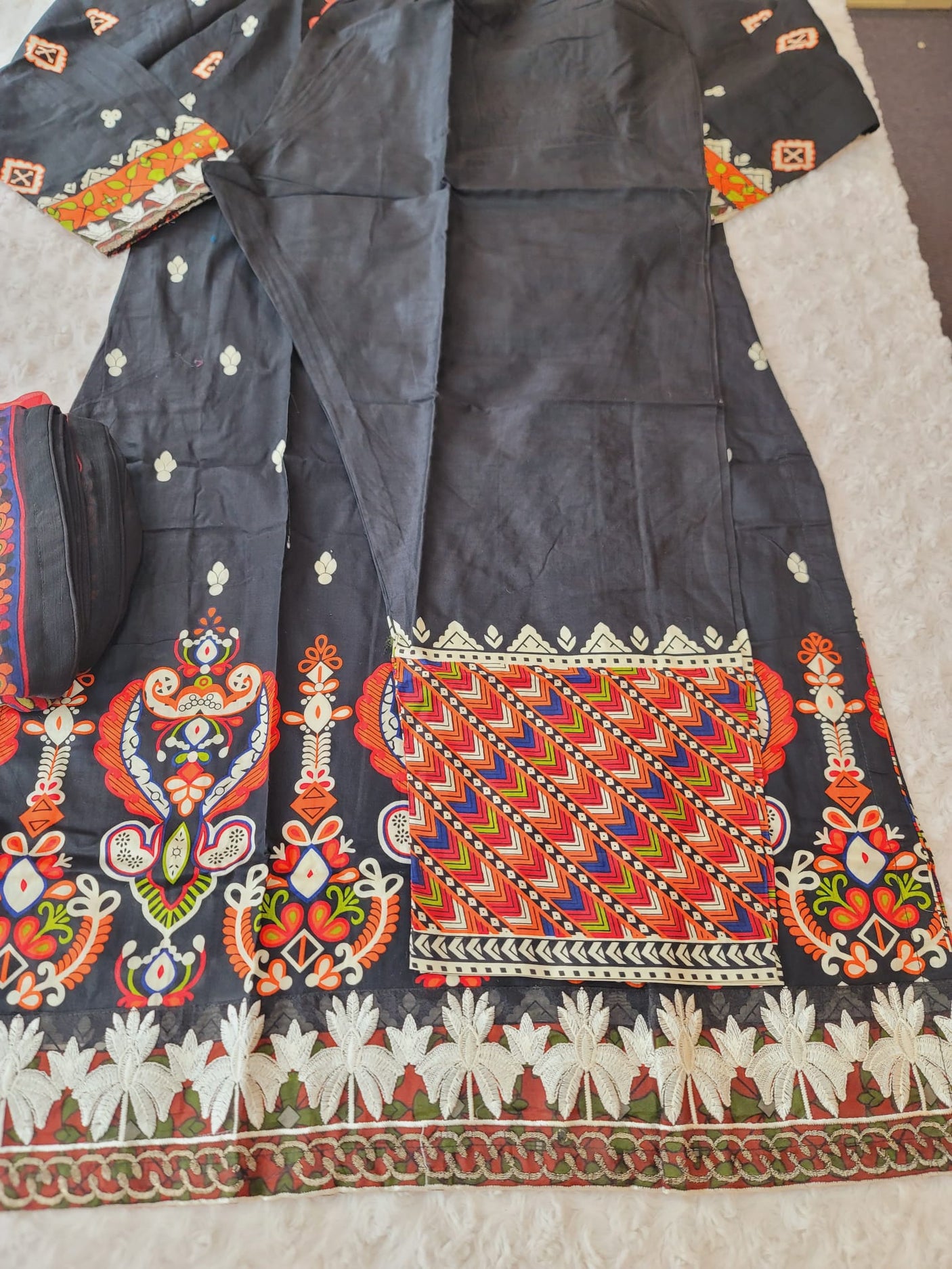 Pakistani Stitched lawn Embroidered Salwar kameez ready to ship