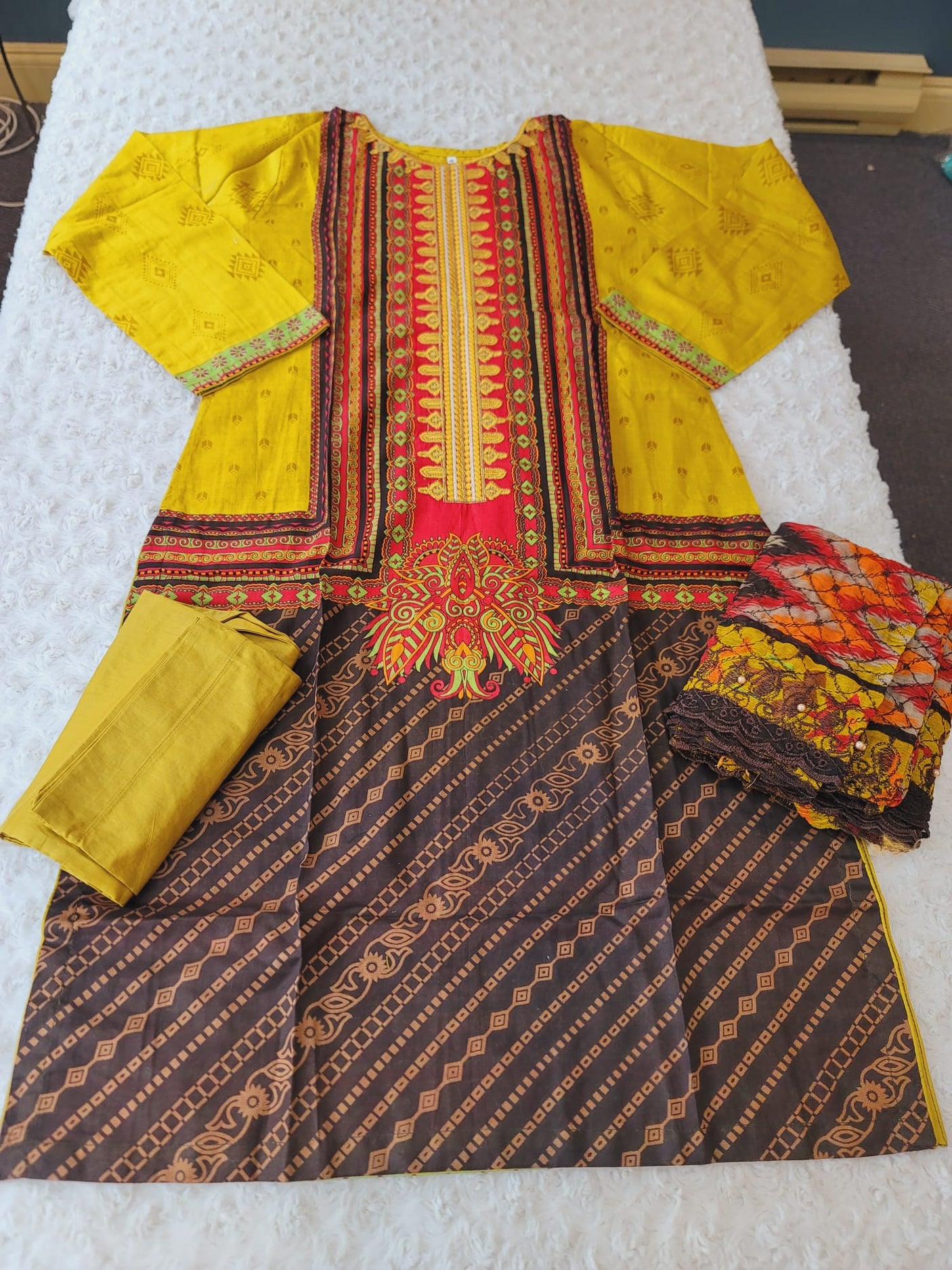 Pakistani Stitched lawn Embroidered Salwar kameez ready to ship