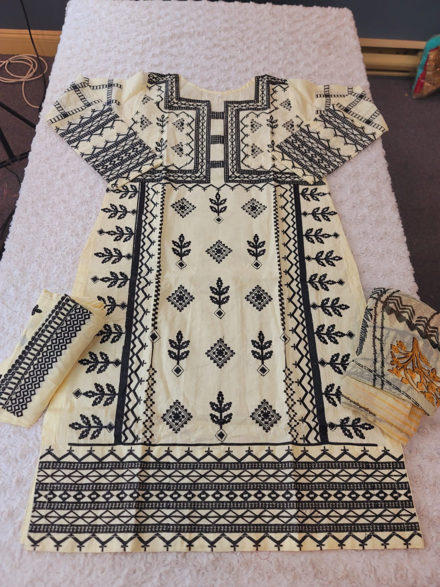 Pakistani Stitched lawn Embroidered Salwar kameez ready to ship