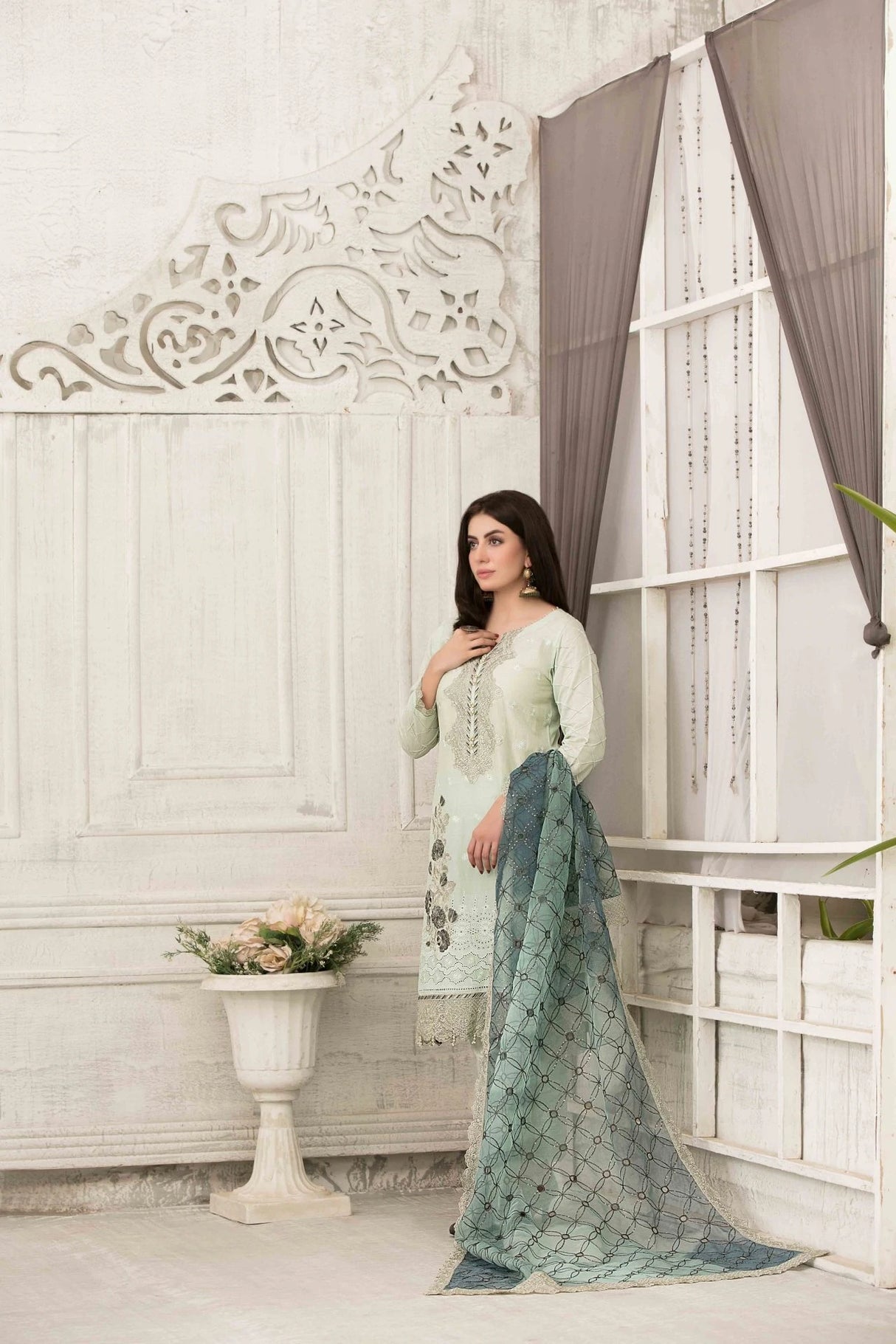 Chloe Schiffli Lawn By Tawakkal 100% Original