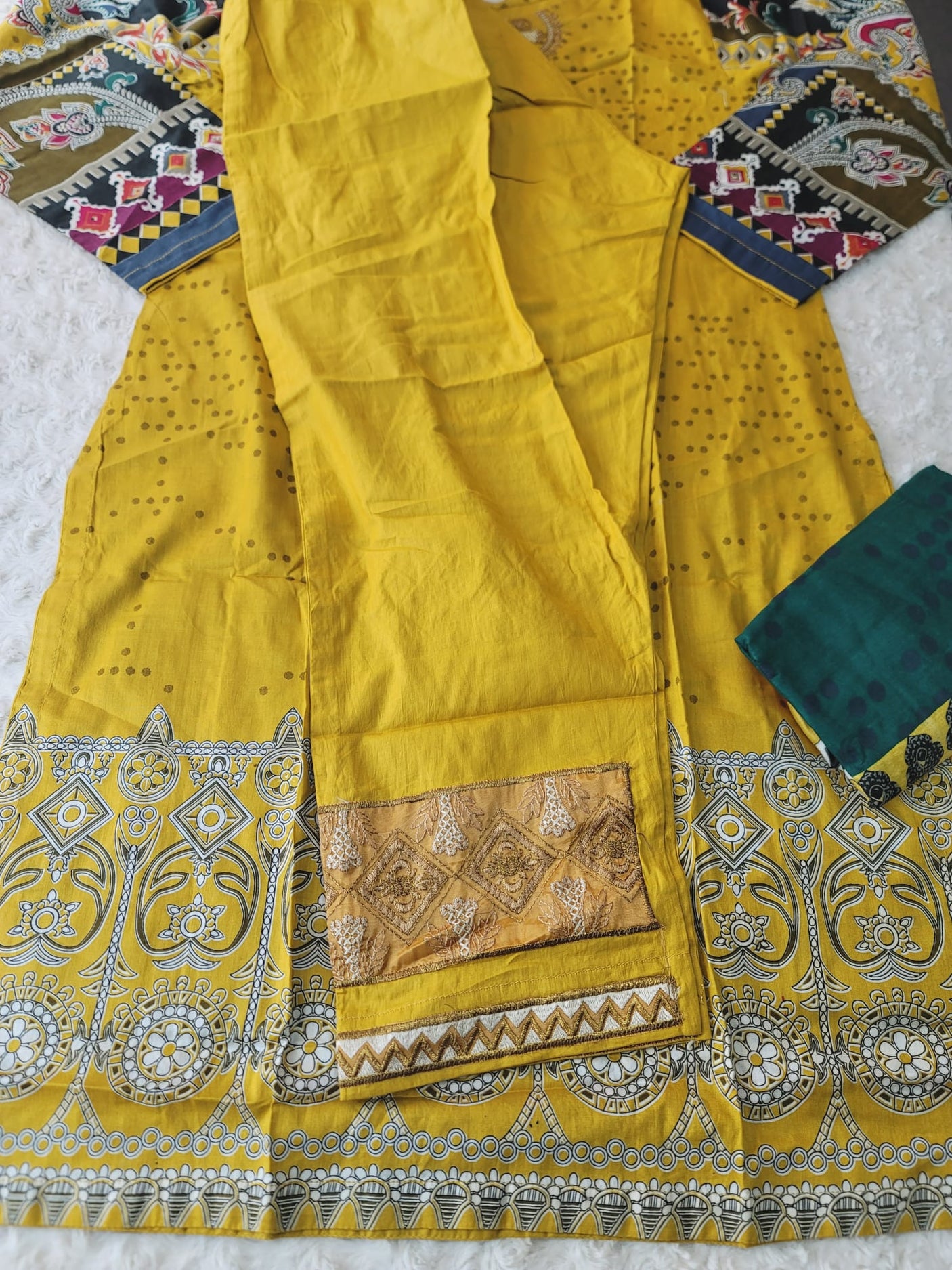 Pakistani Stitched lawn Embroidered Salwar kameez ready to ship