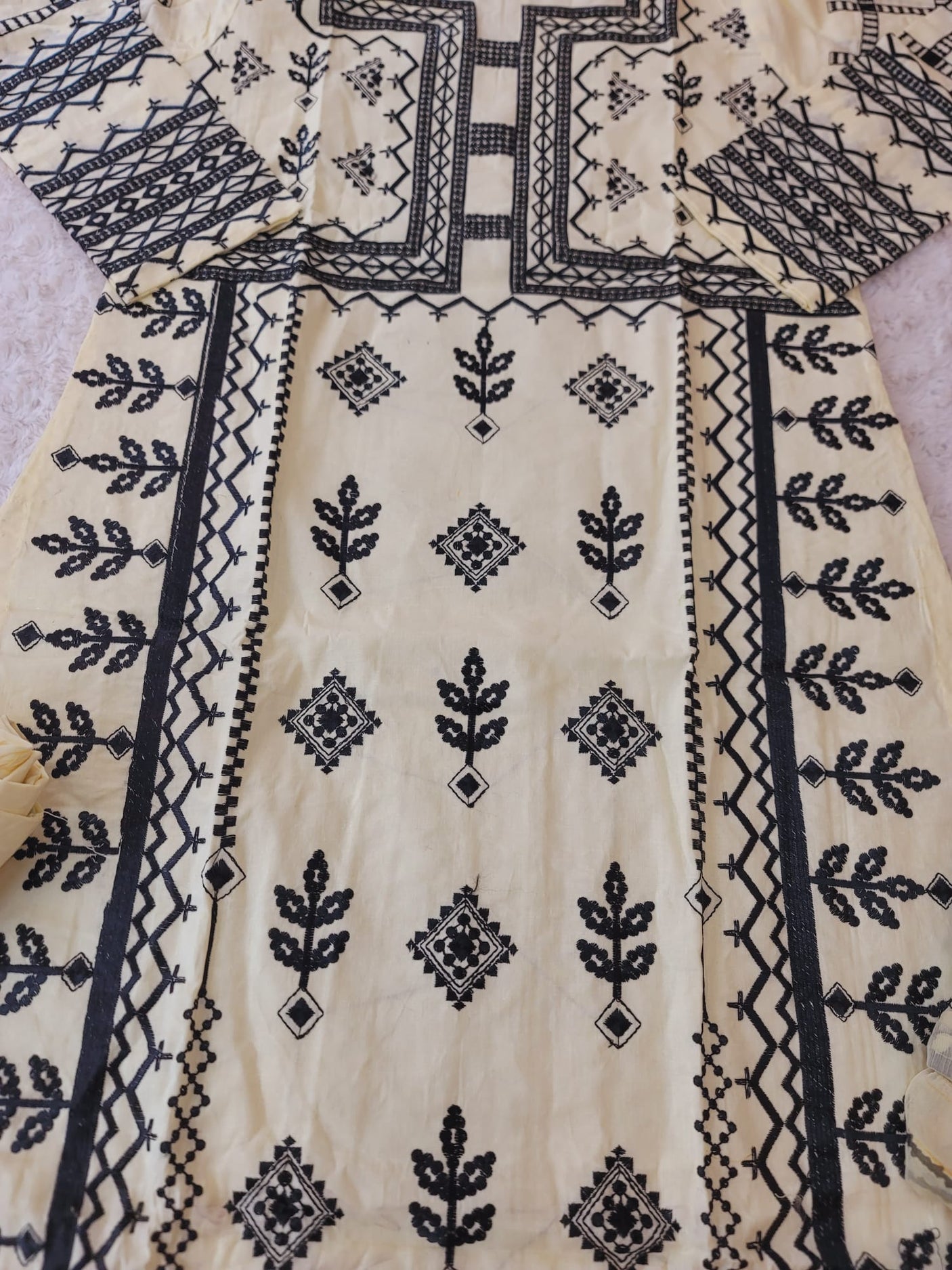 Pakistani Stitched lawn Embroidered Salwar kameez ready to ship