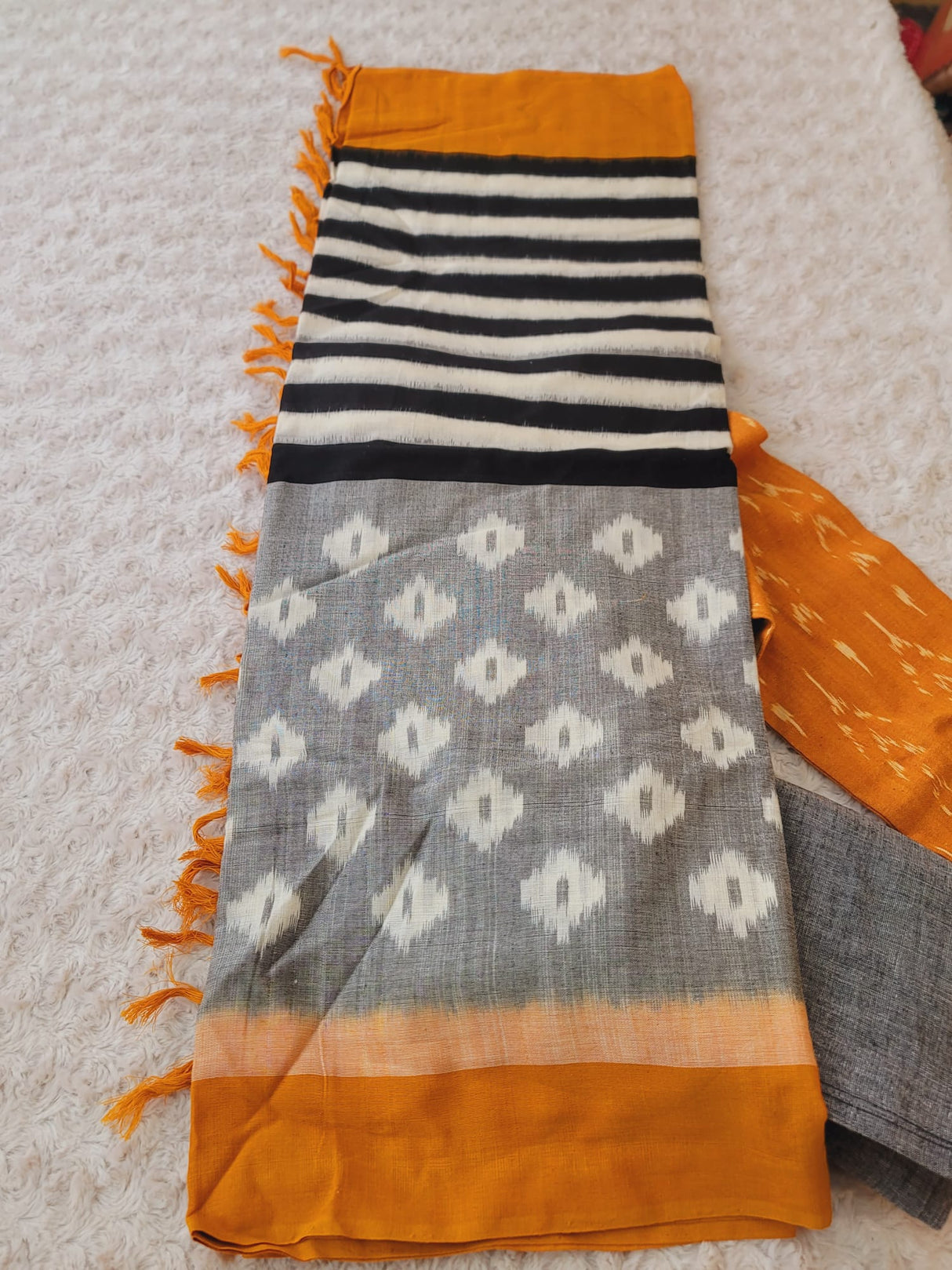 Handloom Ikkat Salwer Kamiz