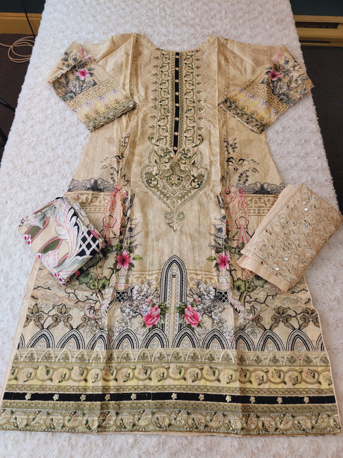 Pakistani Stitched lawn Embroidered Salwar kameez ready to ship