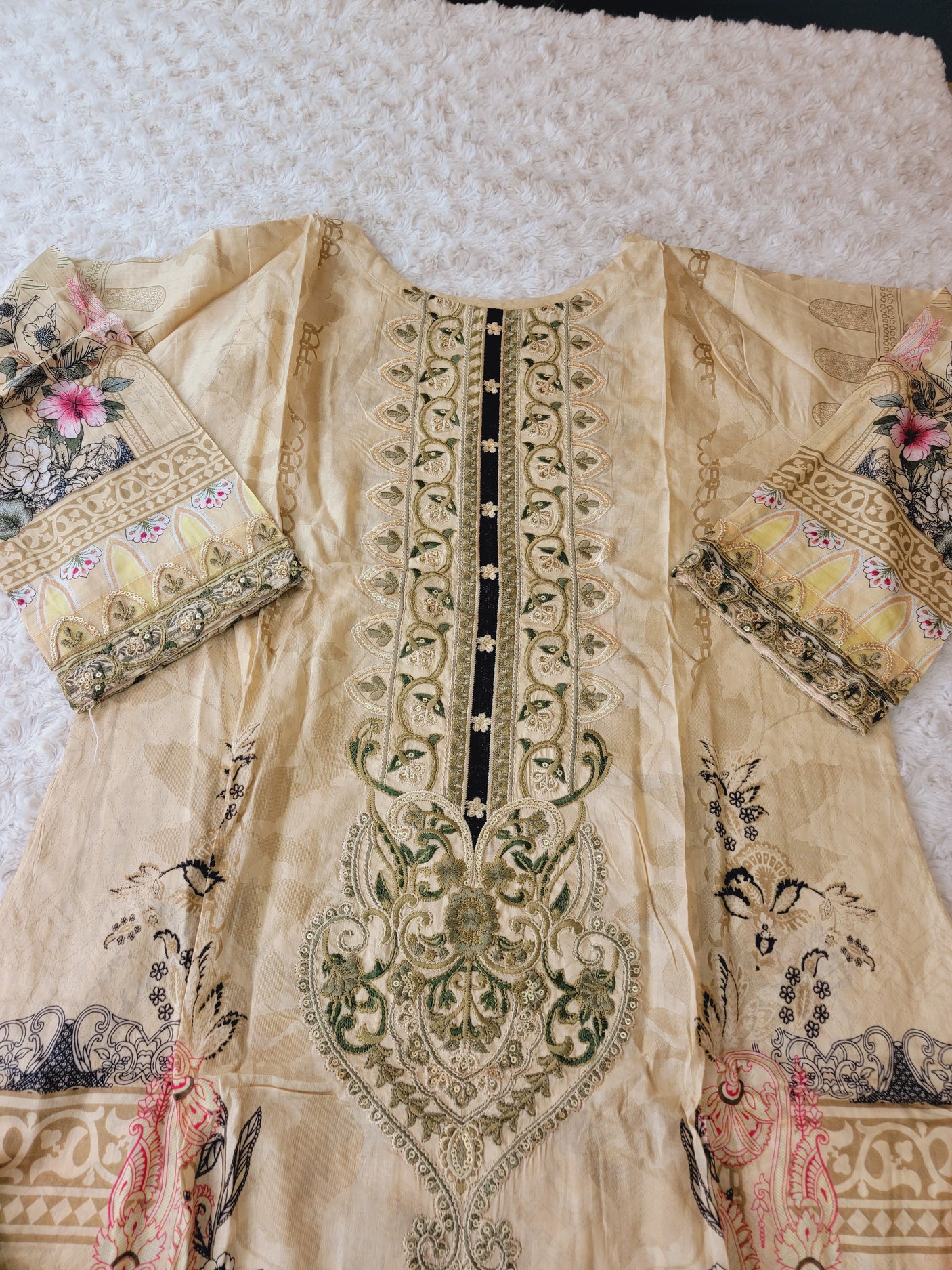 Pakistani Stitched lawn Embroidered Salwar kameez ready to ship