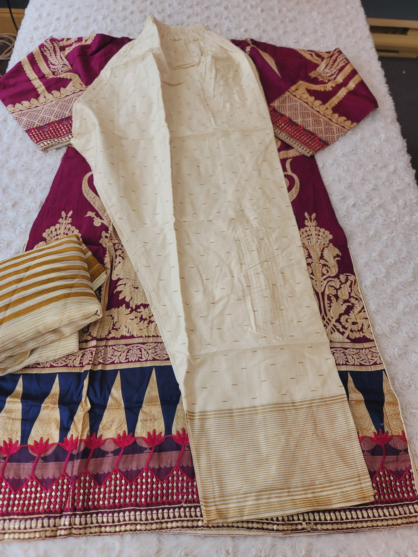 Pakistani Stitched lawn Embroidered Salwar kameez ready to ship