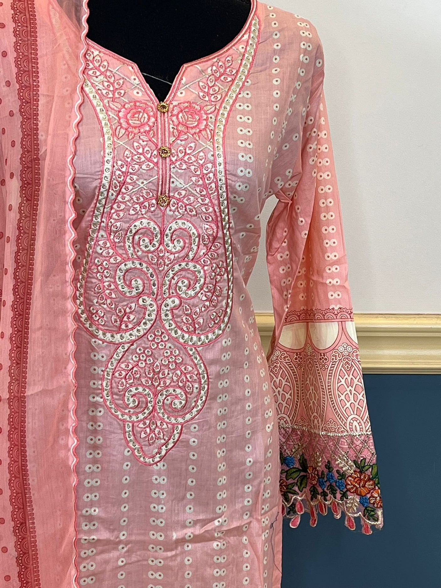 Pakistani Stitched Embroidered lawn Salwar kameez ready to ship