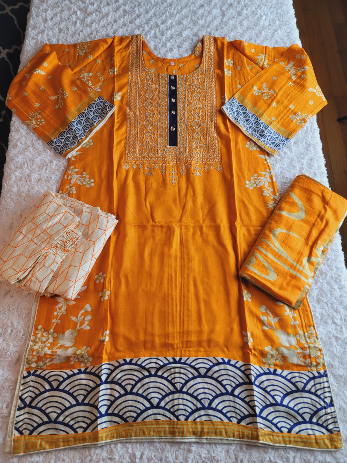 Pakistani linen Embroidered Salwar kameez Ready To Ship