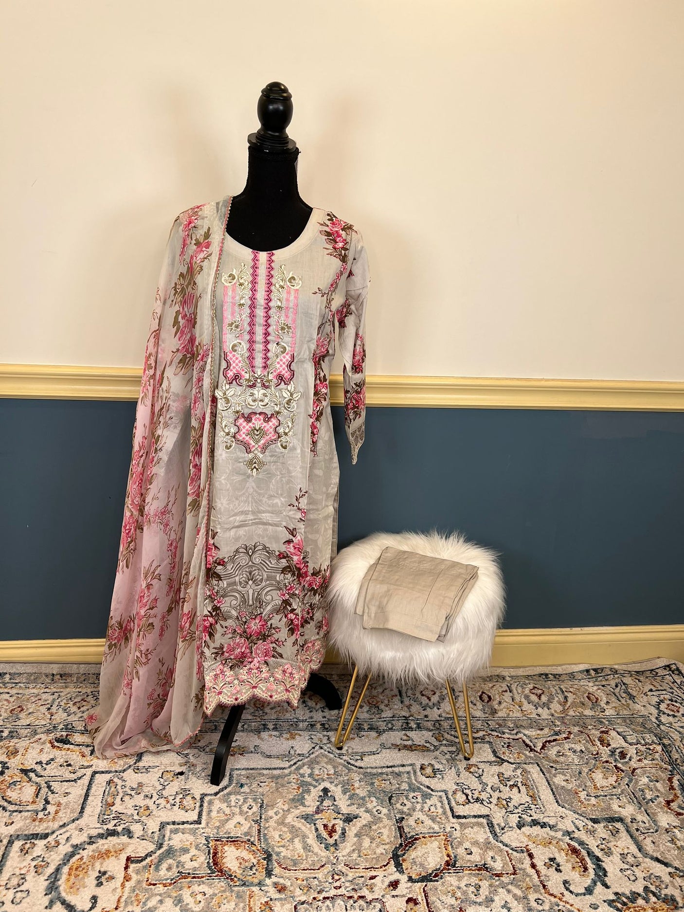 Pakistani Stitched Embroidered lawn Salwar kameez ready to ship