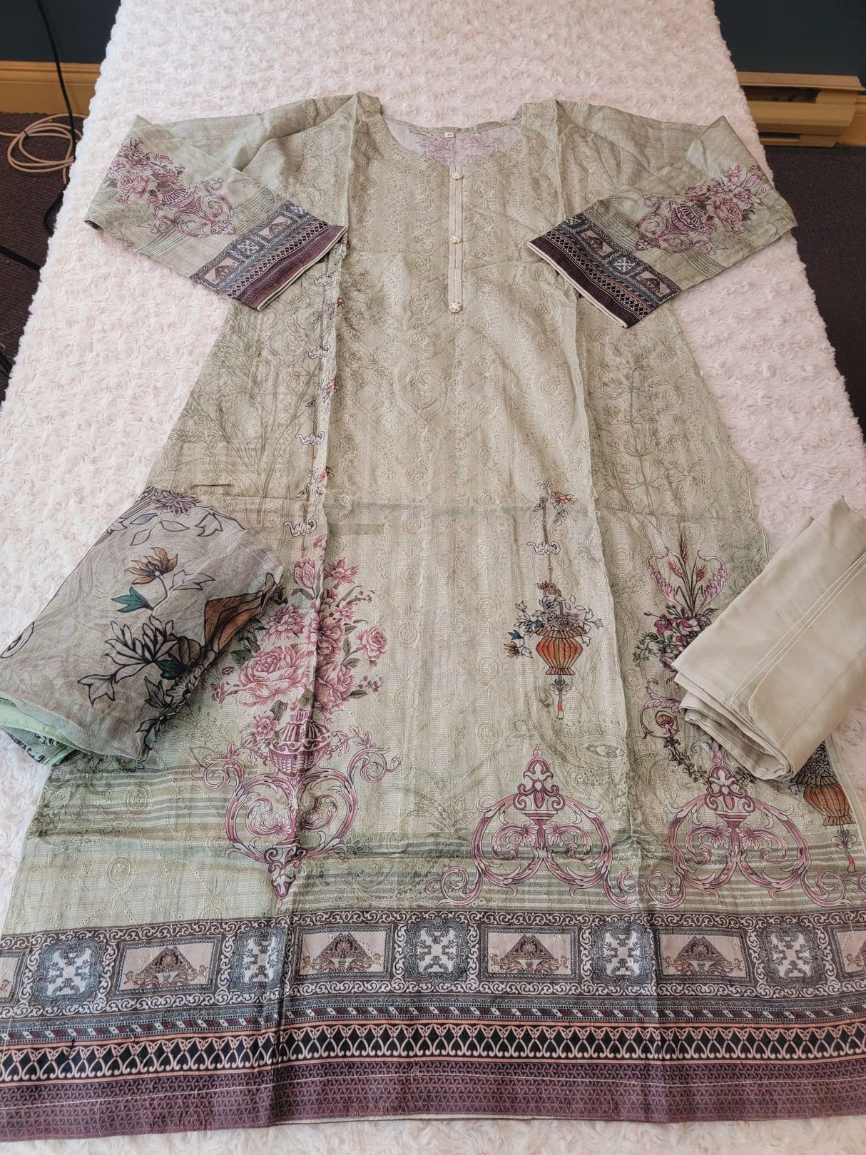 Pakistani Stitched lawn Embroidered Salwar kameez ready to ship