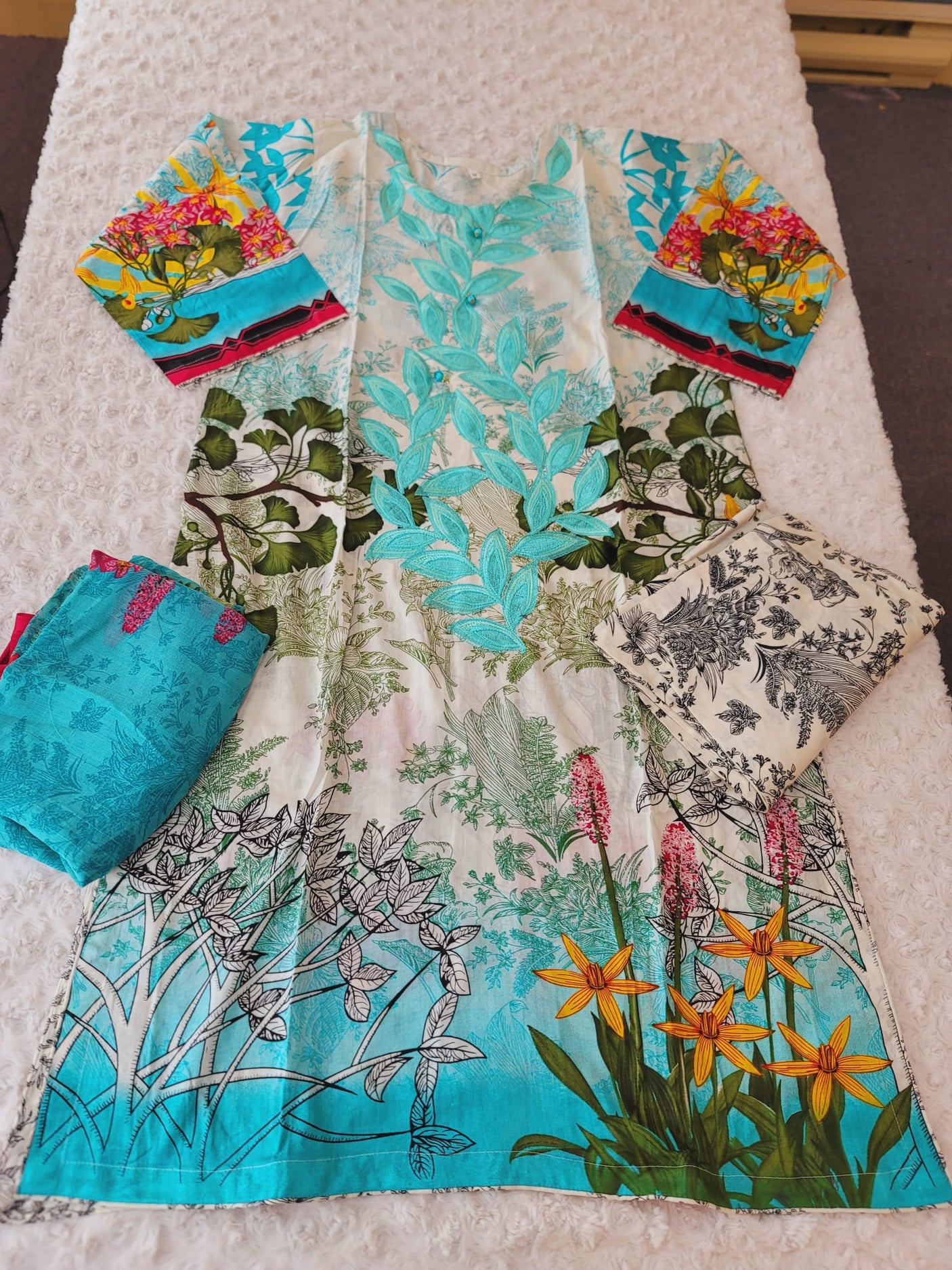 Pakistani Stitched Embroidered Lawn Salwar kameez ready to ship